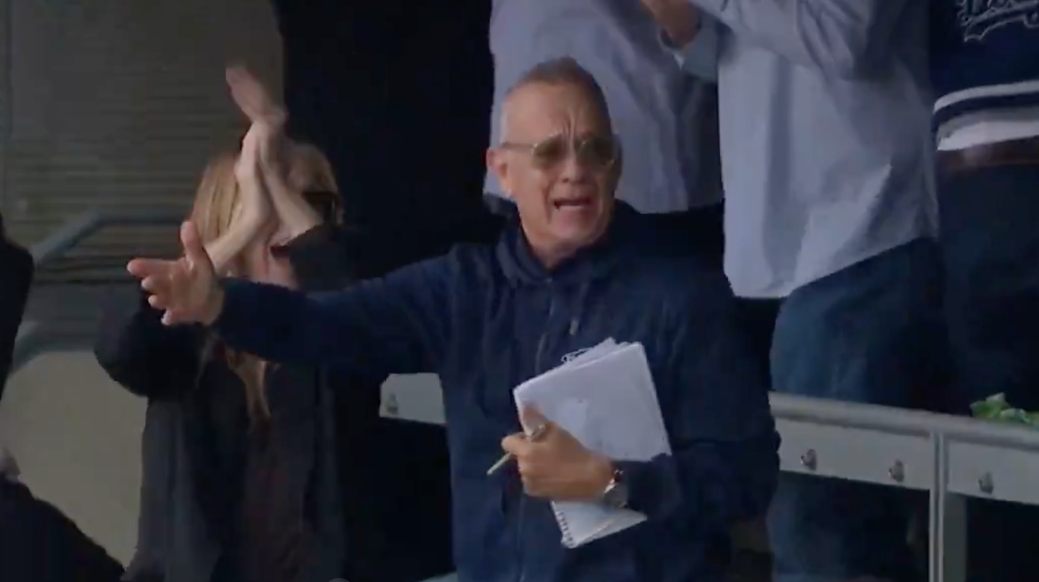 MLB》大谷翔平開轟他最激動！　「影帝」湯姆漢克斯站起來大喊