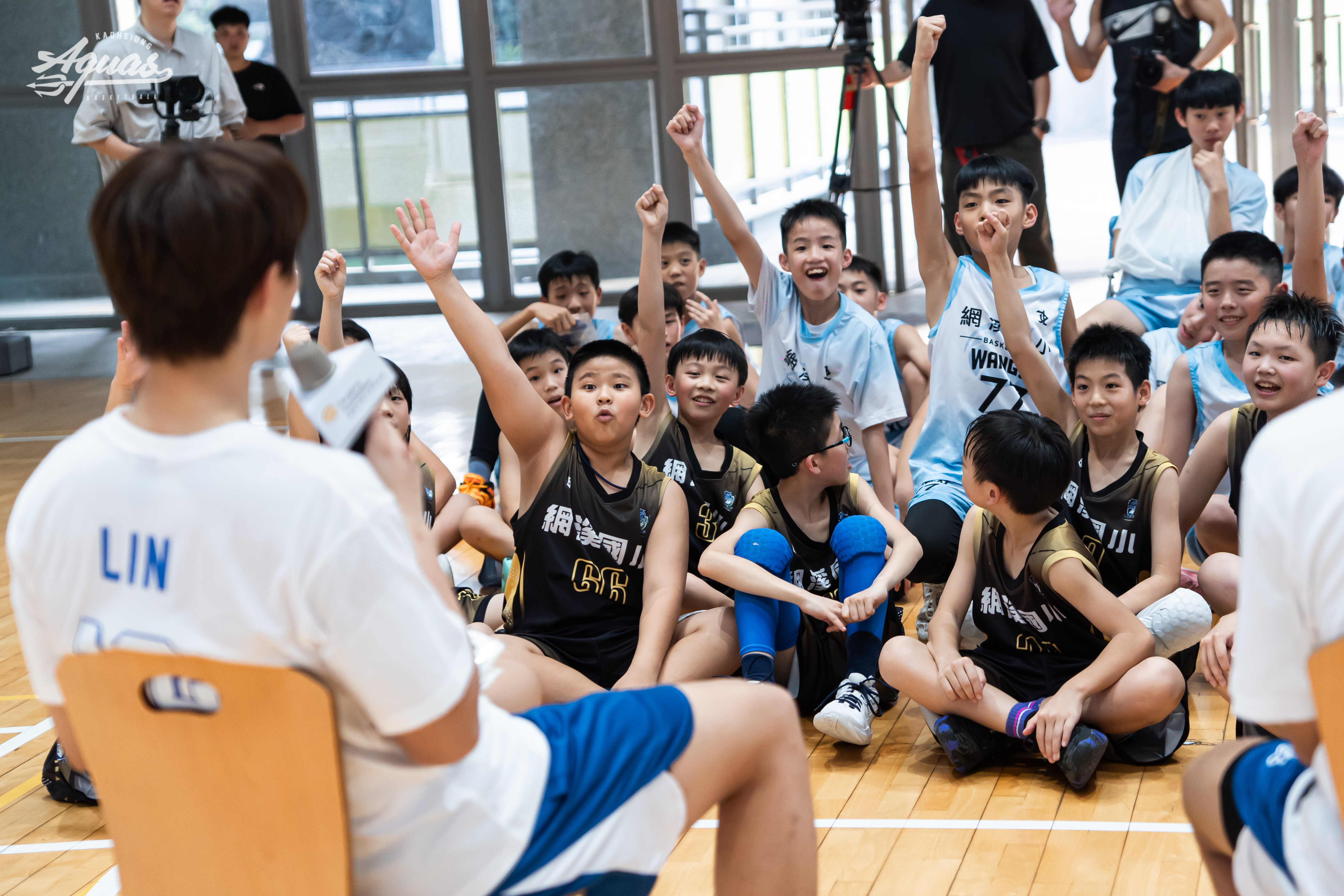 TPBL》于煥亞、林任鴻網溪國小出任務　同學提問逗翻全場