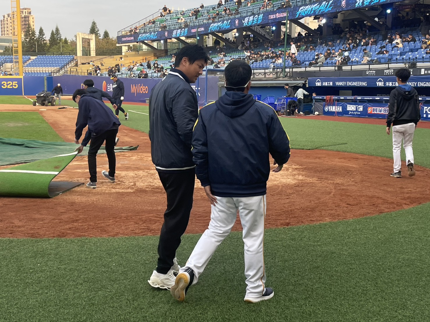 富邦悍將》林威助終於跟平野惠一見面！　還跟中信兄弟教練寒暄