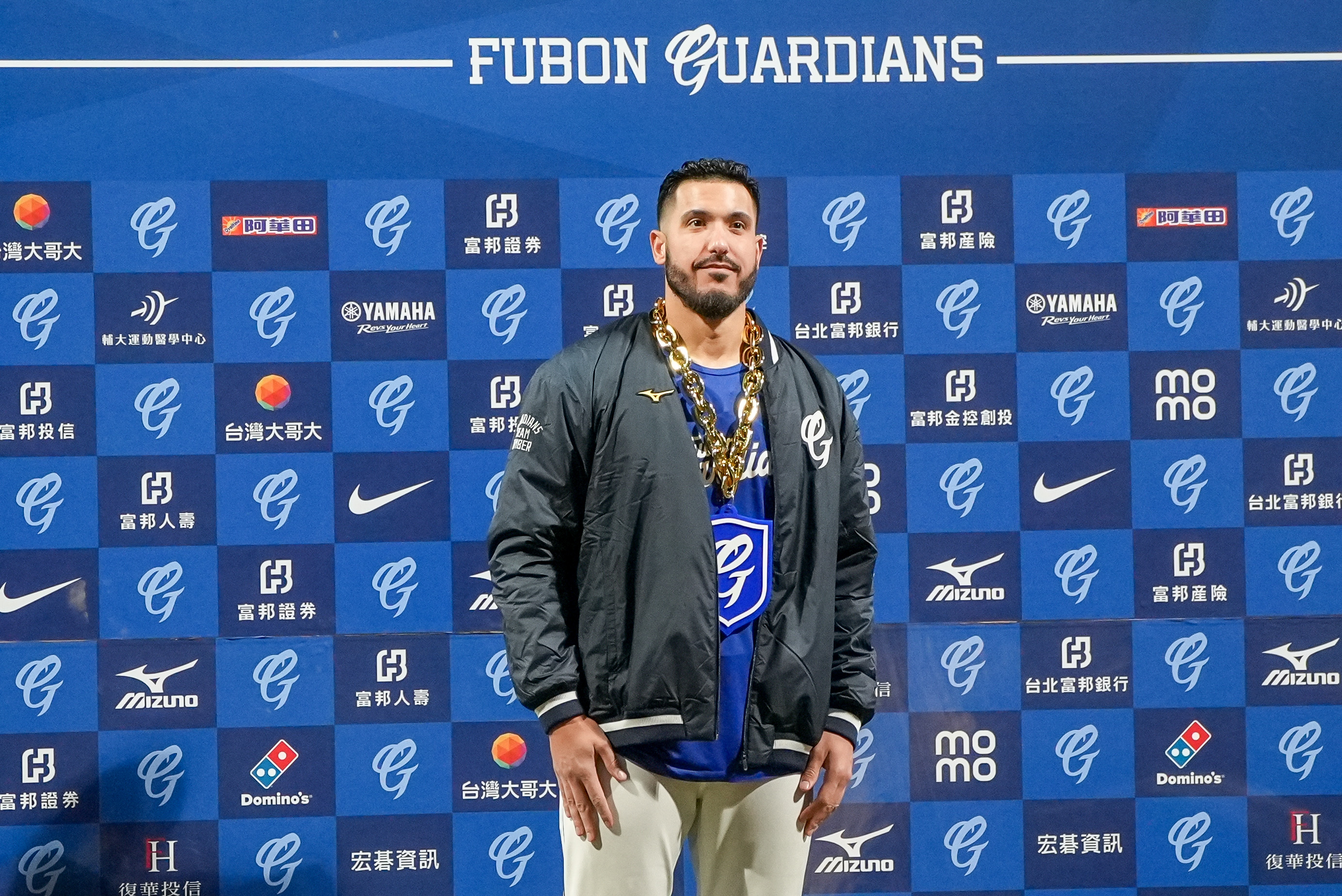 富邦悍將》魔力藍破除外界傷勢疑慮奪睽違2年勝投　「大董」蔡明忠直說他帥　
