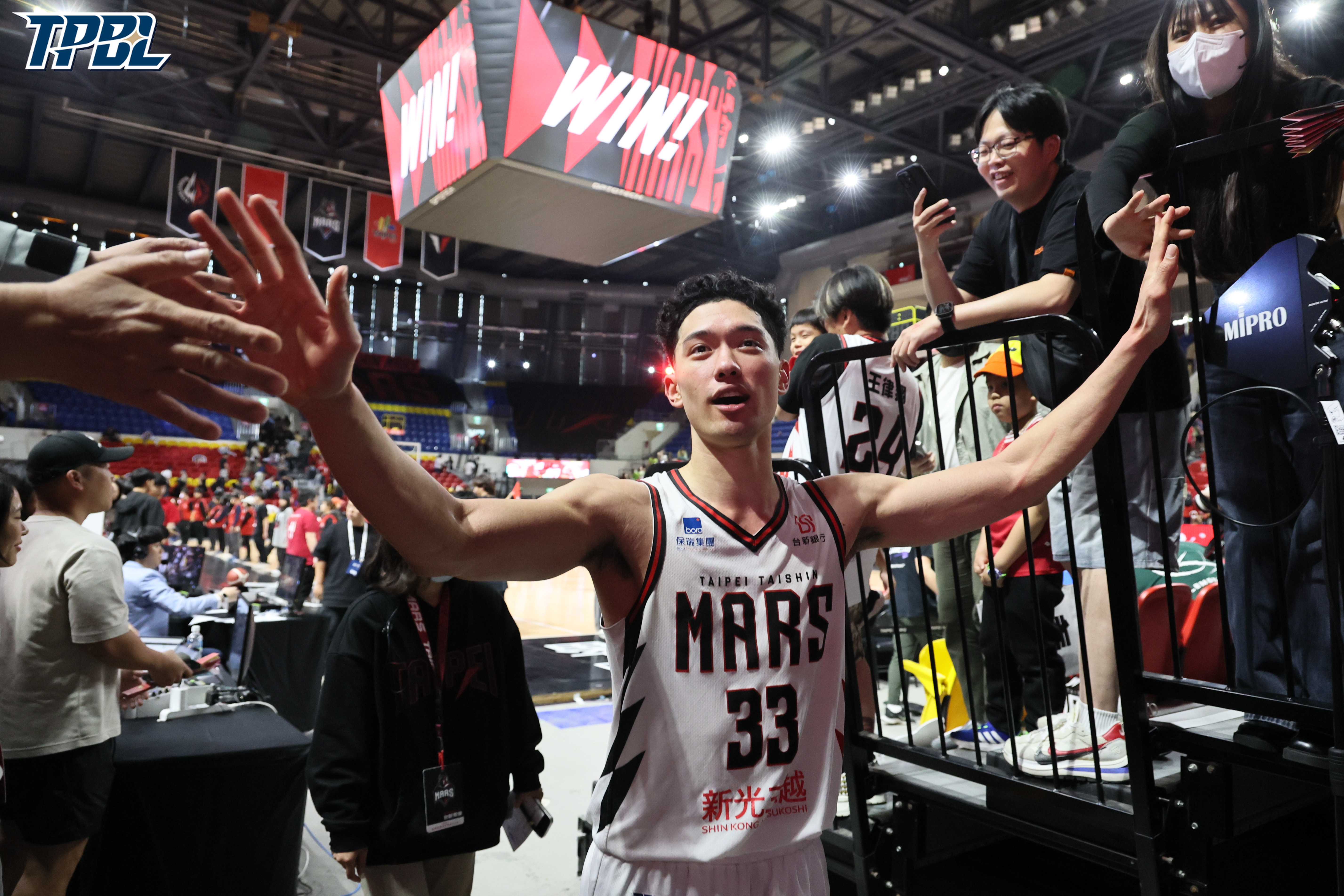 TPBL》雷蒙恩灌籃彈框心想「完蛋了」　呆總一旁補刀「習慣了」