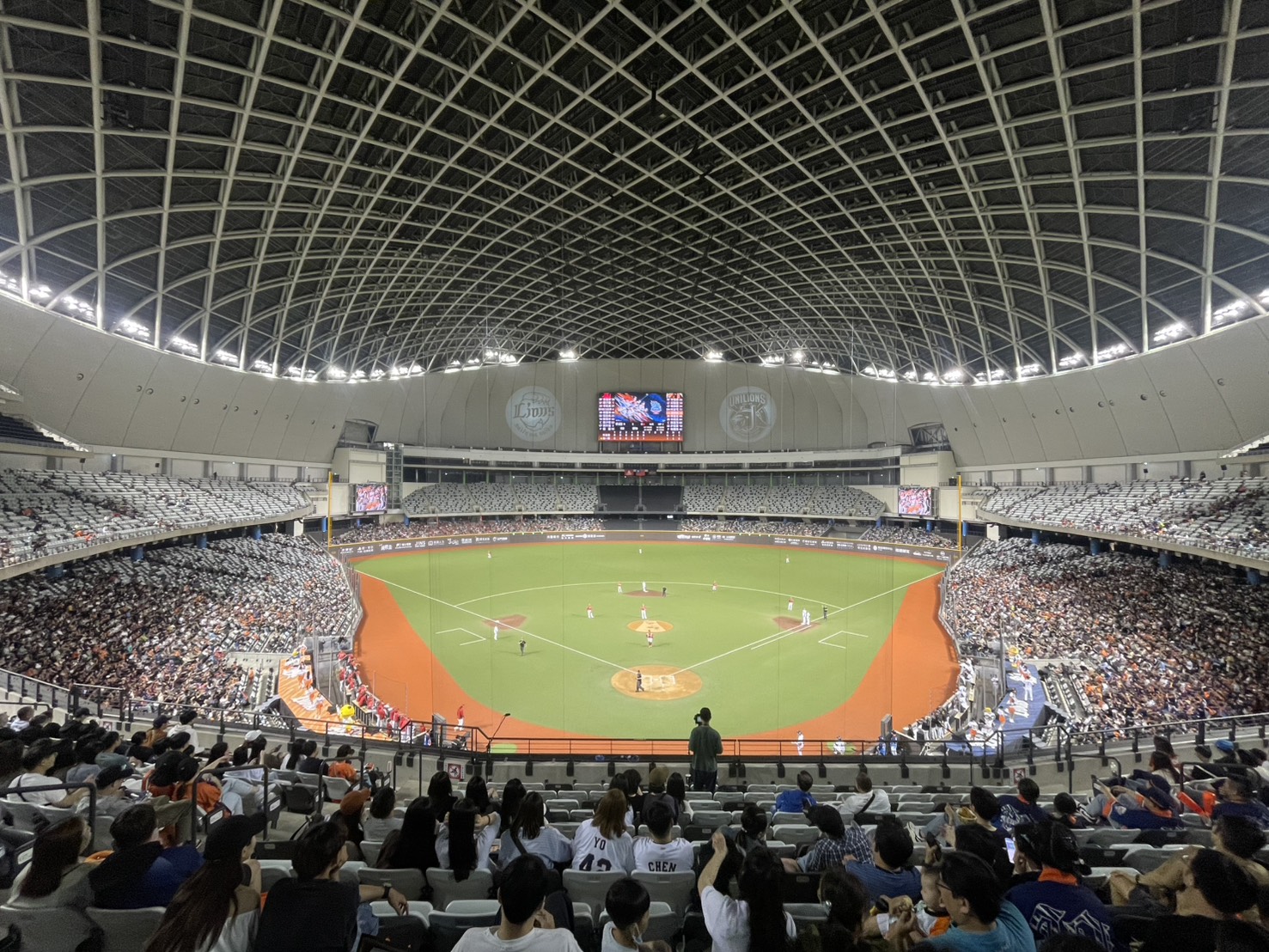 統一獅》大巨蛋「校正回歸」湧進13742位球迷　「雙獅會」終於破萬
