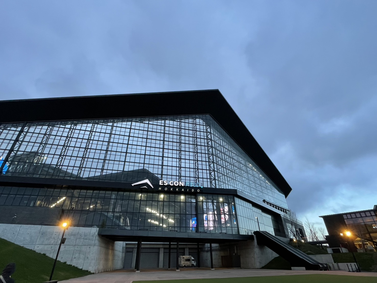 古林首秀》火腿球場首創溫泉與三溫暖　一年吸引419萬人到場