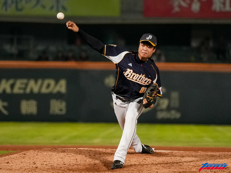 中信兄弟》隊史相隔11年同一天再現1球救援成功　21歲陳冠穎是最年輕
