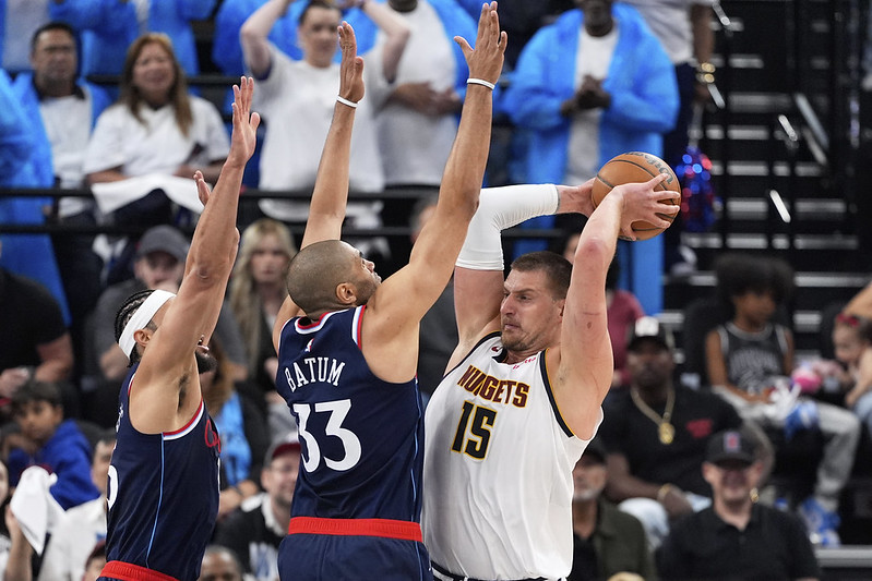 NBA》無視Jokic大三元　快艇主場首戰大勝搶下領先