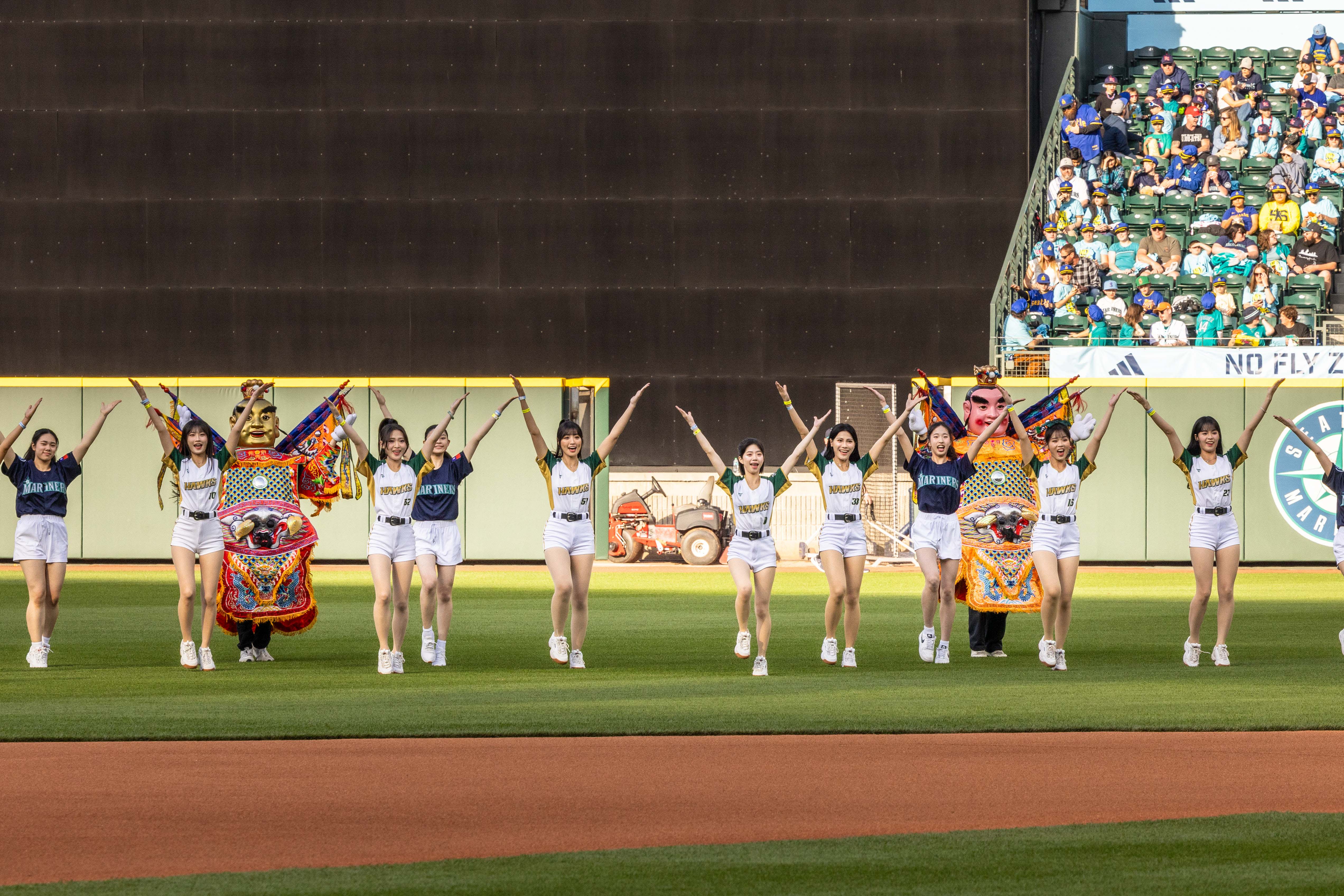 MLB》台鋼Wing Stars再登水手隊台灣日！濃濃台灣味感動全場　球迷：真的很棒！