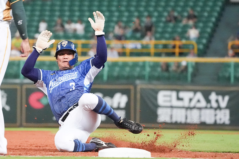 富邦悍將》41歲王勝偉1400安是三壘打　球團說明傷退原因