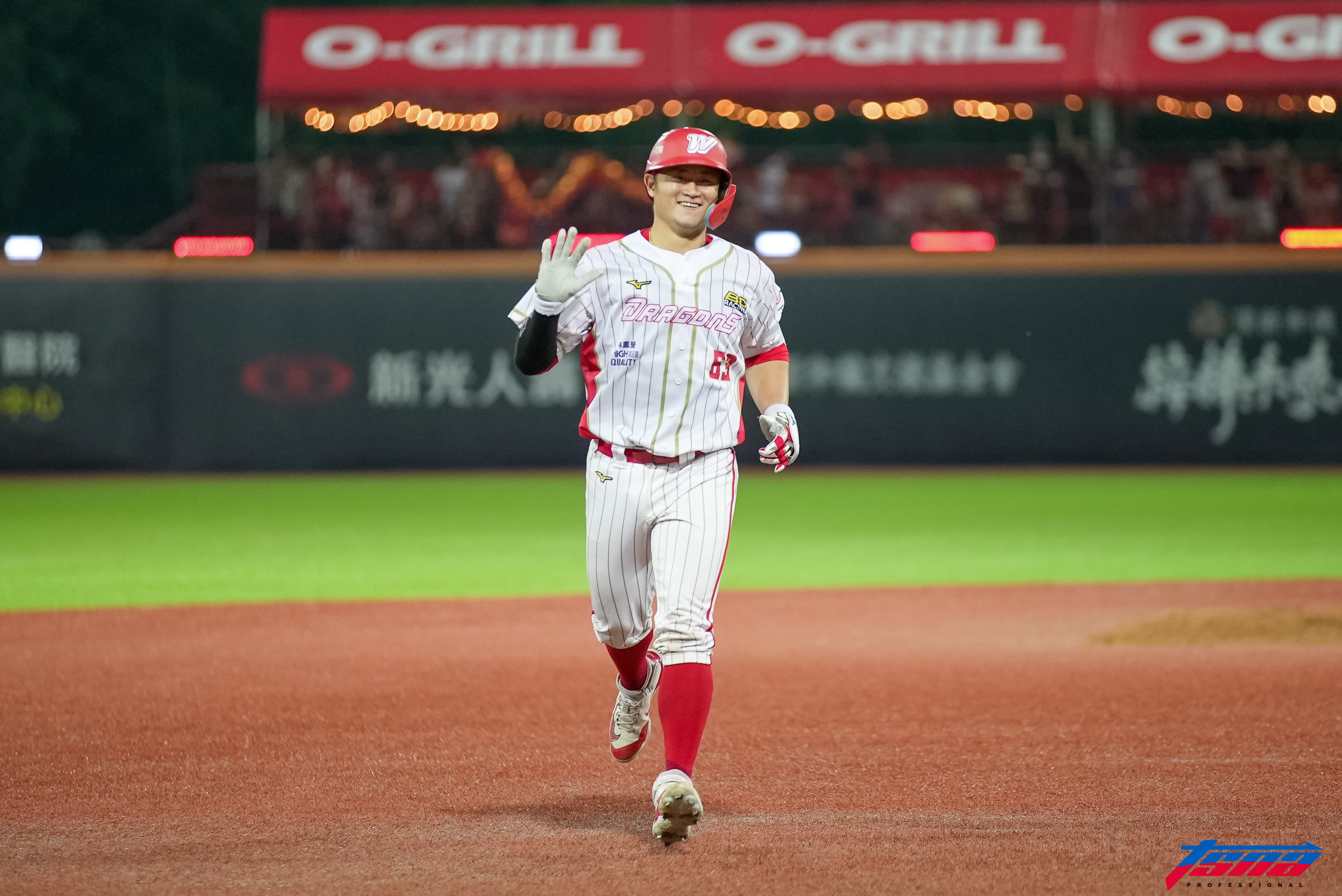 中職》蔣少宏、劉基鴻齊開轟！　味全龍7比1擊倒統一獅重返第一