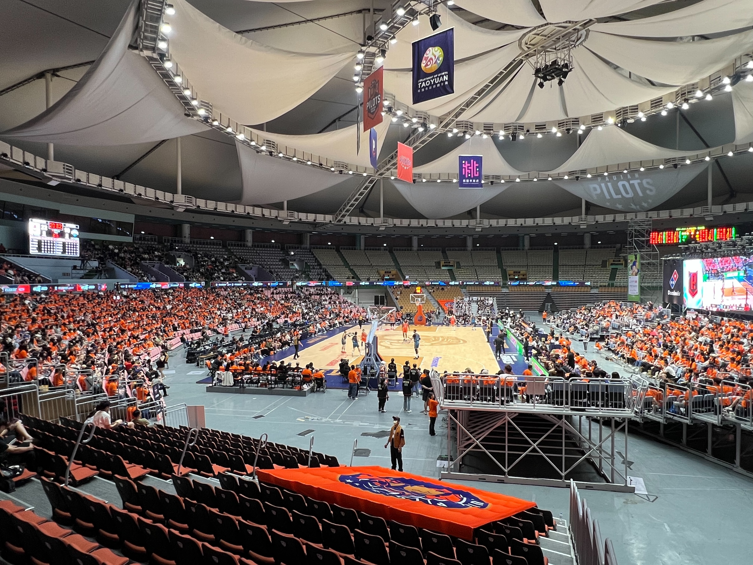 PLG》總冠軍戰G1　破5000人湧入桃園巨蛋