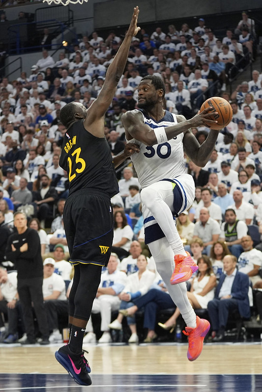 NBA》Curry缺陣勇士痛擊　灰狼1比1追平系列賽