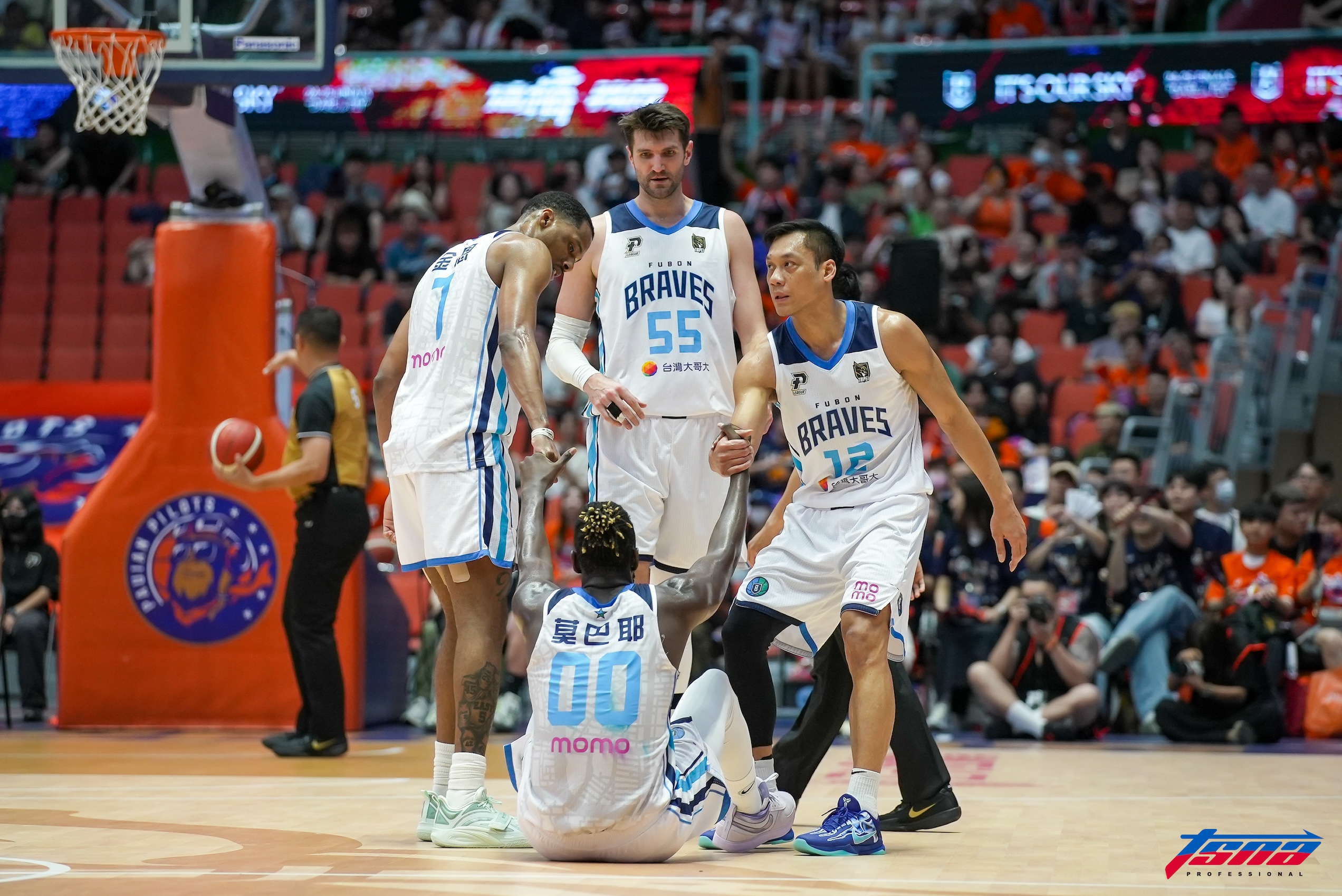 PLG》桃園5900名滿場　勇士末節逆轉領航猿　系列賽3比2聽牌