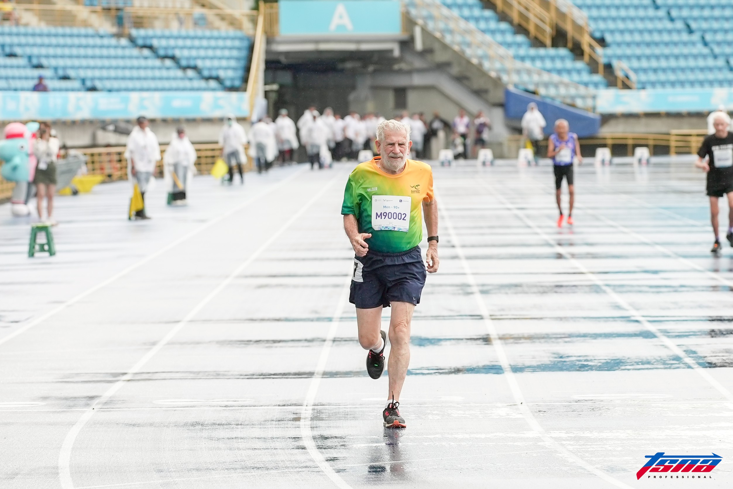 世壯運》昆凌阿公標槍摘金、百米奪銀　分享長壽秘訣：保持開心