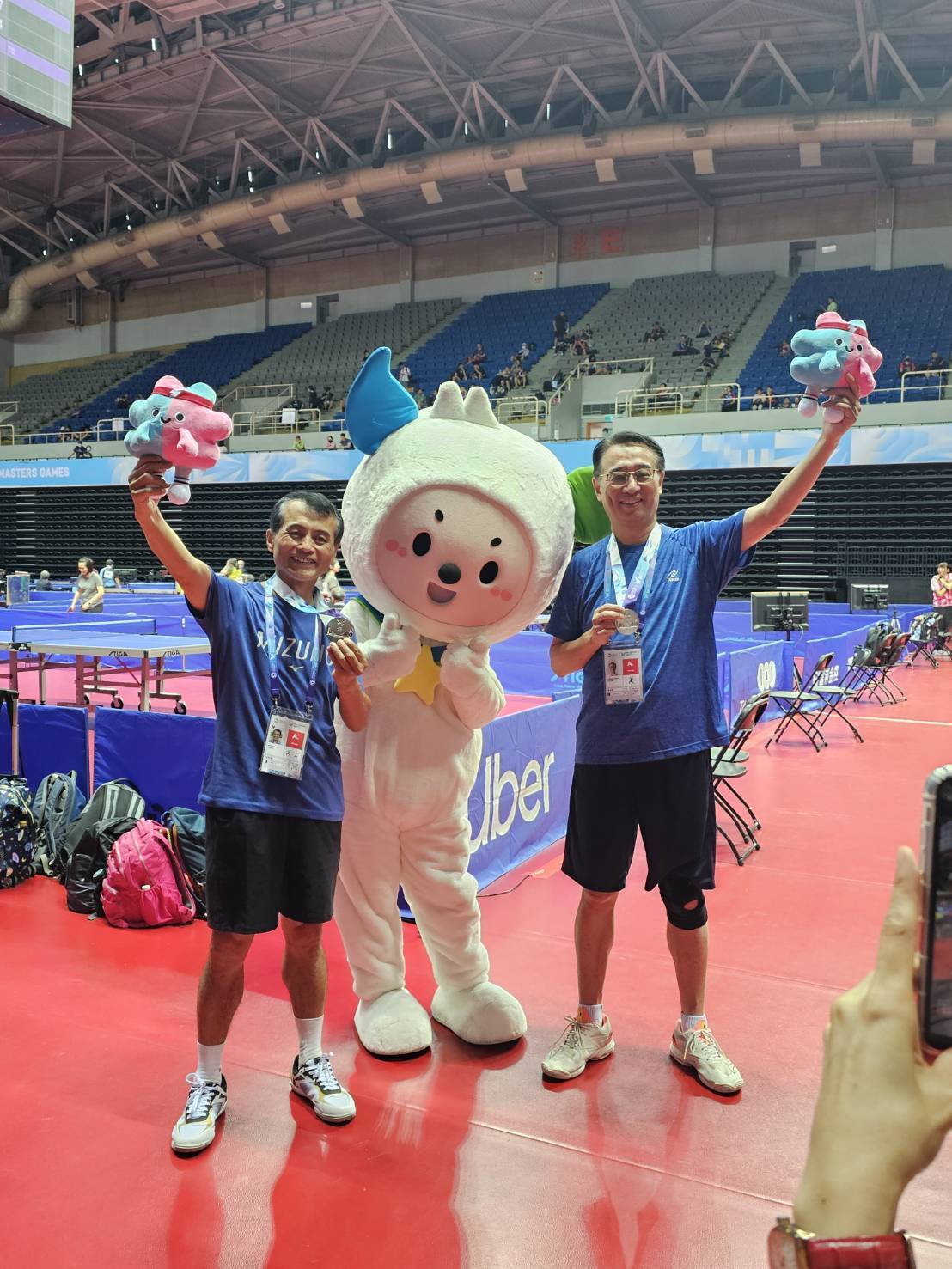 世壯運》交通部門好搭檔奪銀！交通局長、捷運公司總經理搭檔勇闖桌球男雙50+銀牌