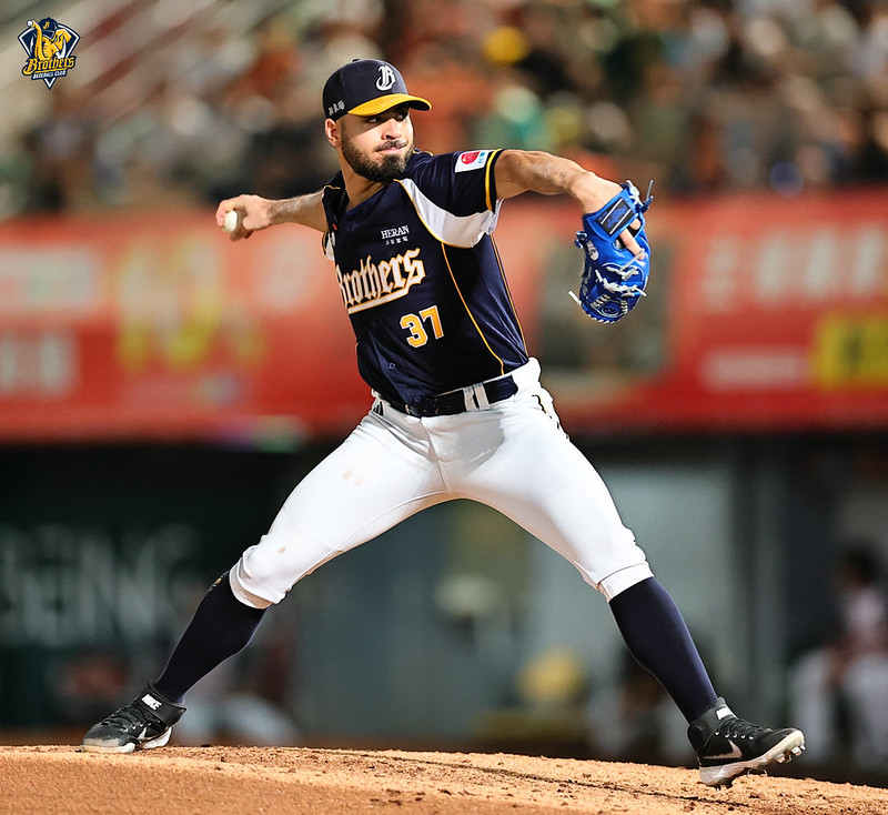 中信兄弟》右投4年多再現對獅8局無責失　黃博多出動所有球種