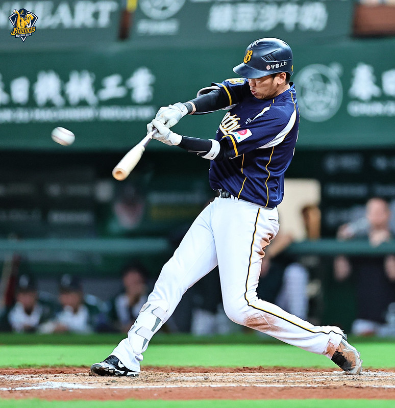 中信兄弟》王威晨今年第4次勝利打點　賽後談智慧型發球機