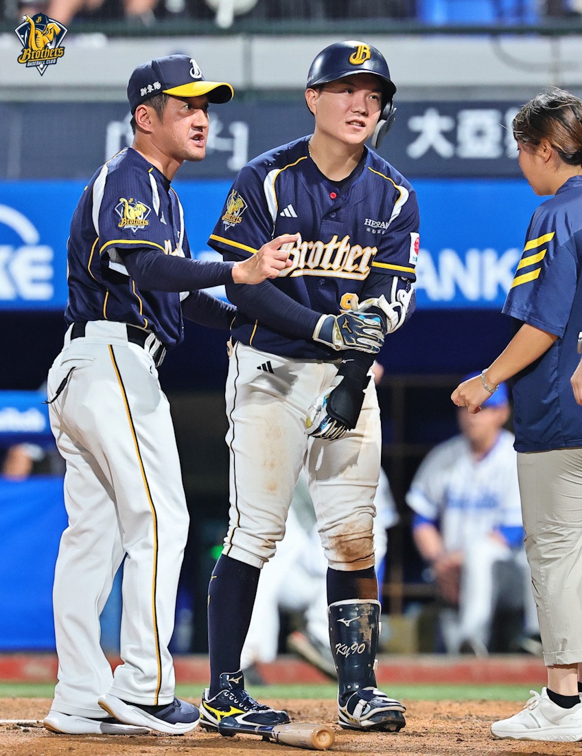 中信兄弟》江坤宇被砸中左手臂退場　球團回報傷勢狀況：冰敷治療中