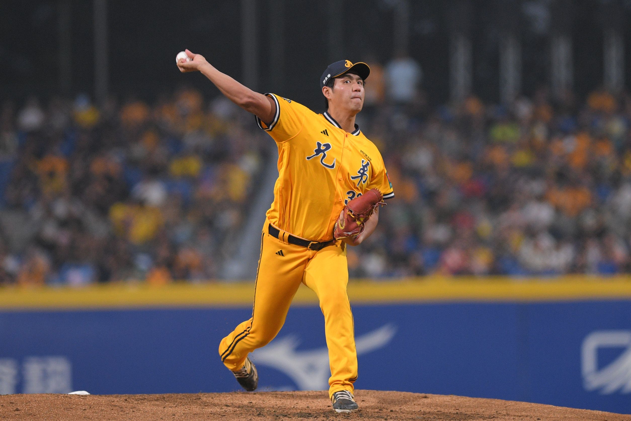 [情報] OCC 中信兄弟》鄭浩均相隔598天出賽拿