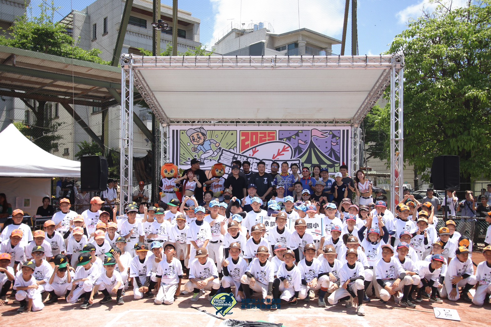 棒球》許峰賓帶頭！台灣跑壘王盃盛大成功　創新開滑儀式引爆全場熱情　