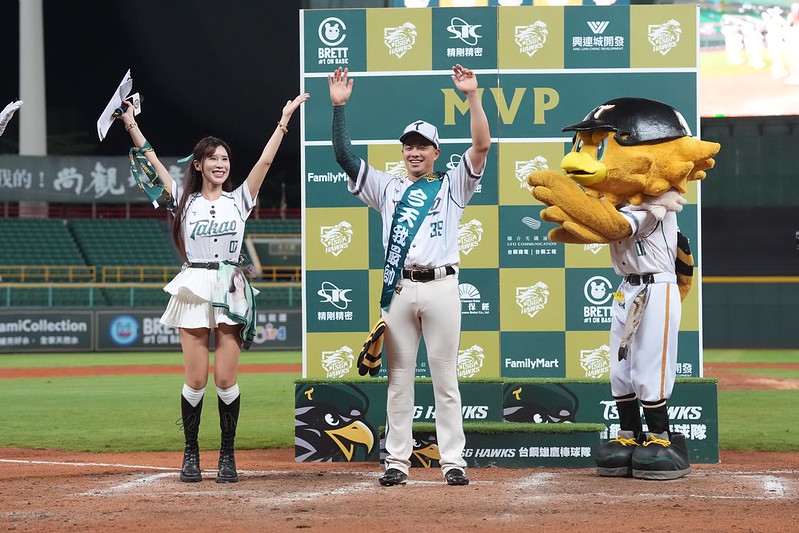 吳念庭在台灣職棒首度獲選單場MVP。（圖／台鋼雄鷹球團提供）
