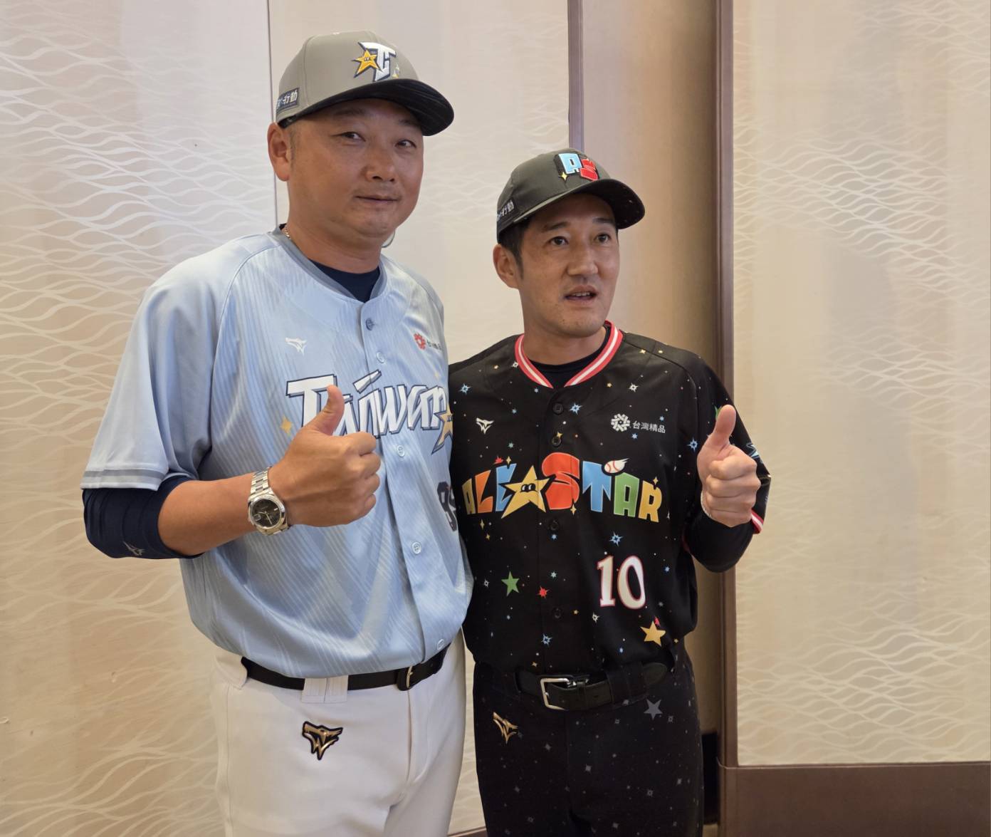 中職明星賽》平野惠一攜手會長蔡其昌「報團」　明星賽中場玩瑪利歐賽車