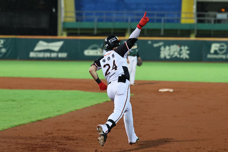 中職》陳傑憲猛打開轟6打點逃出3連敗　獅、象同樣34勝24敗