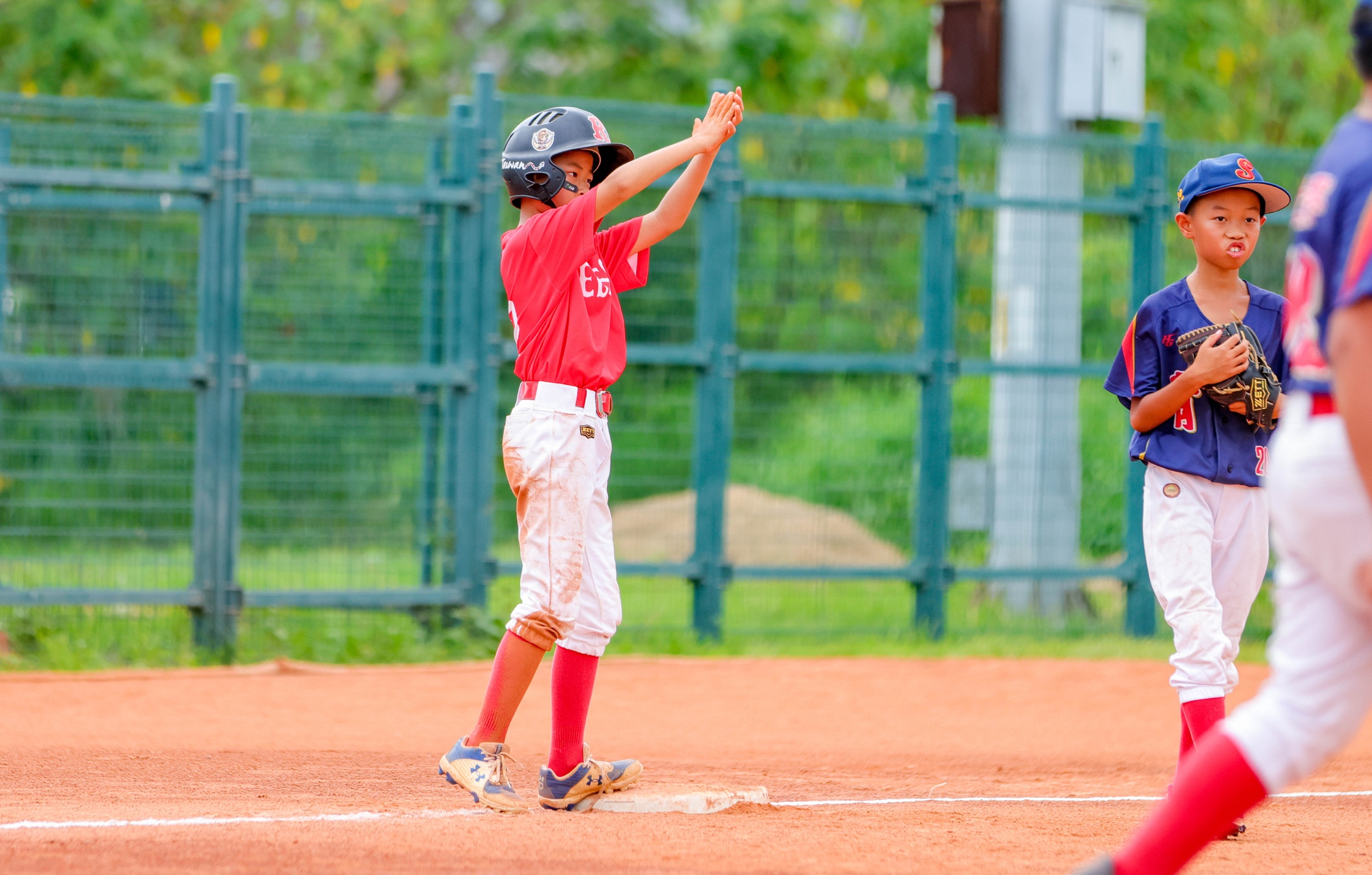 全國社區棒球賽》中大聯盟閃電首局灌進11分擊敗新竹青山社區　晉級只剩一步之遙