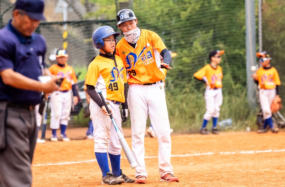 全國社區棒球賽》陳宥誠關鍵一擊！港湖藍單局4分　5比2驚險擊敗海德