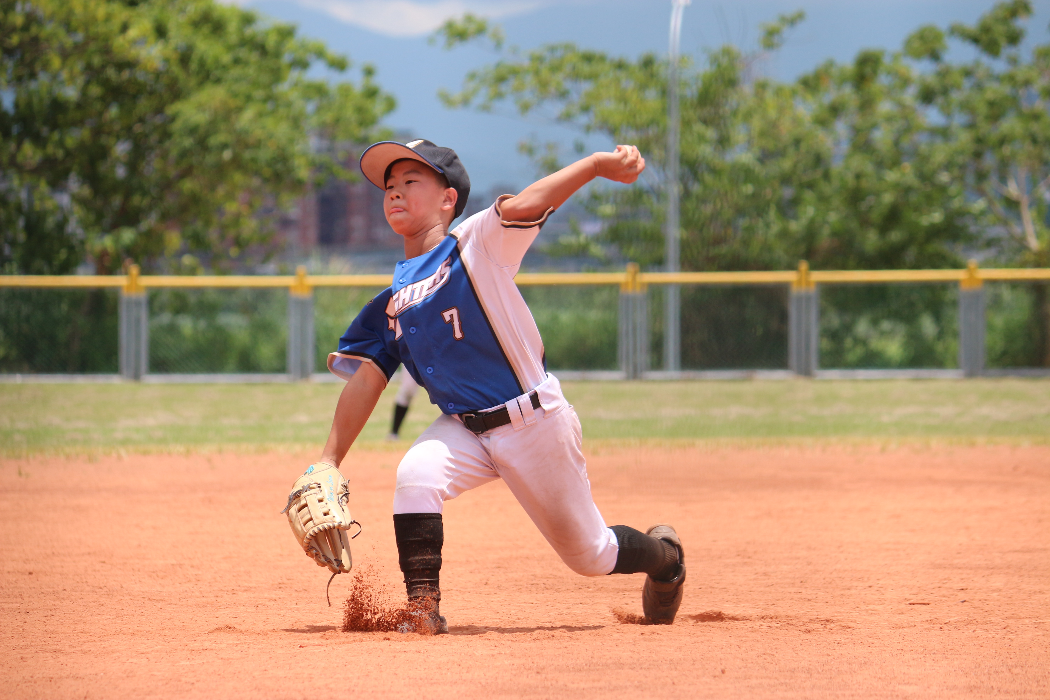 全國社區棒球賽》全場三轟火力展現！鬥士藍14比4退新北光芒　黃睿柏：還要再打全壘打