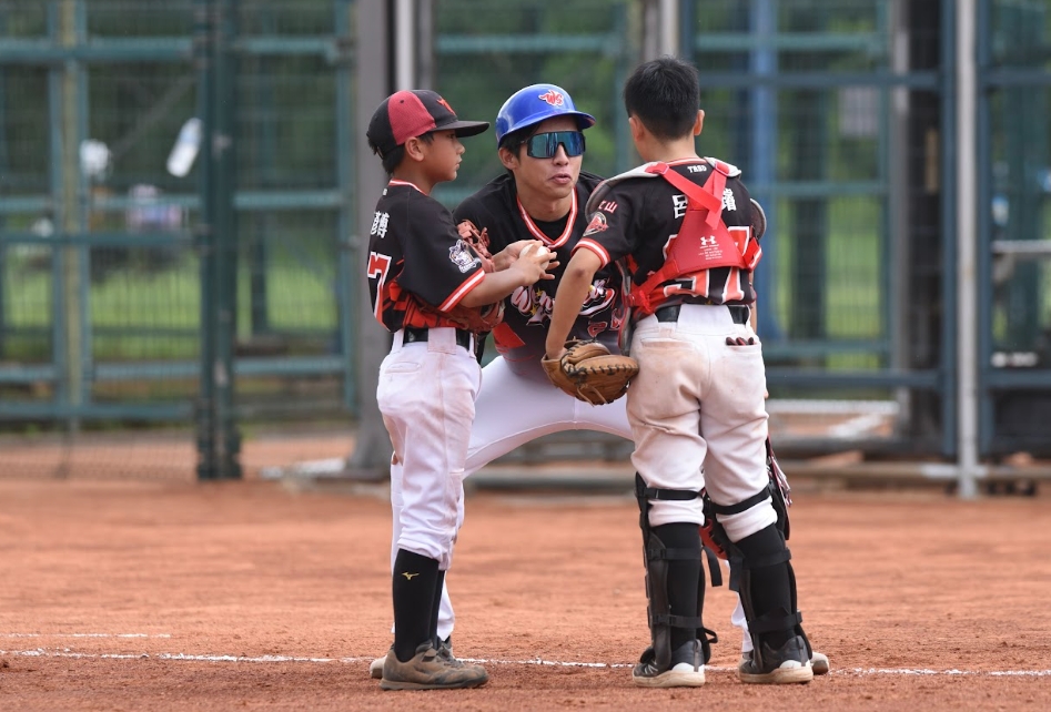 全國社區棒球賽》教練群當靠山！文山U10 Griffins打贏黑魔法師　勇闖晉級賽