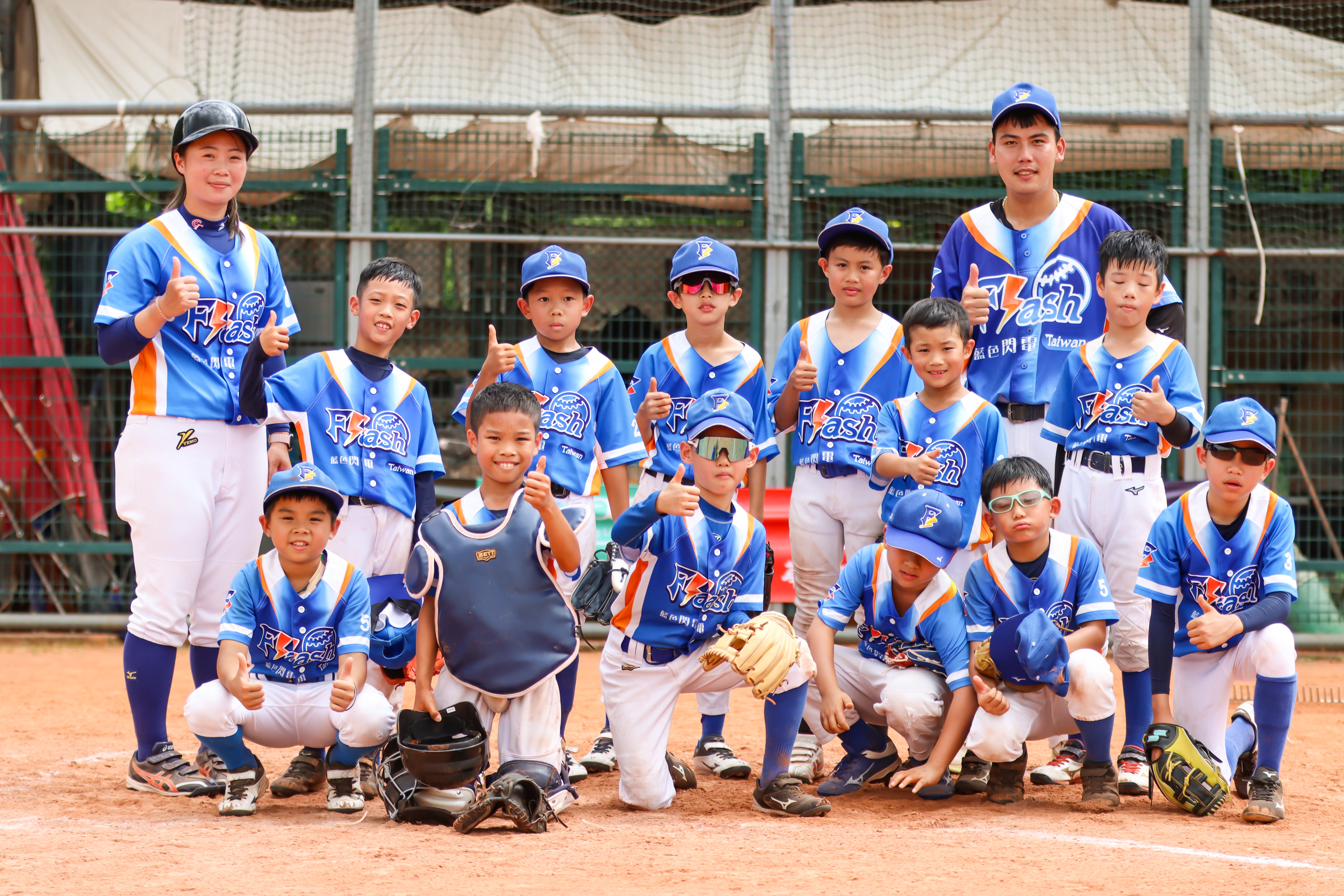 全國社區棒球賽》藍色閃電白單局11人次攻8分　11:4擊敗光復國小奪下關鍵勝利