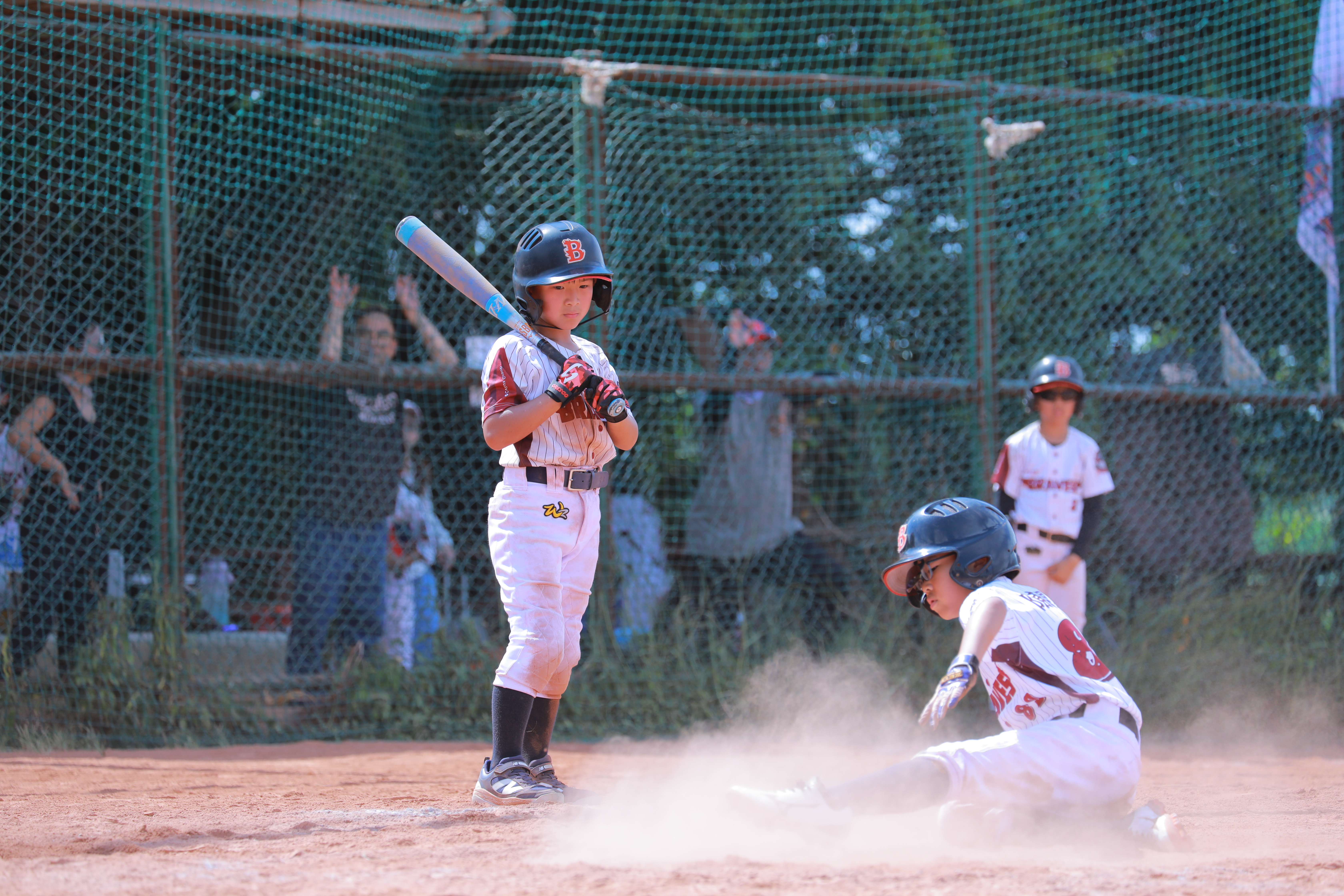 全國社區棒球賽》火焰勇士首局的盜壘製造對手的失誤拿下分　15：1擊敗三峽社區　