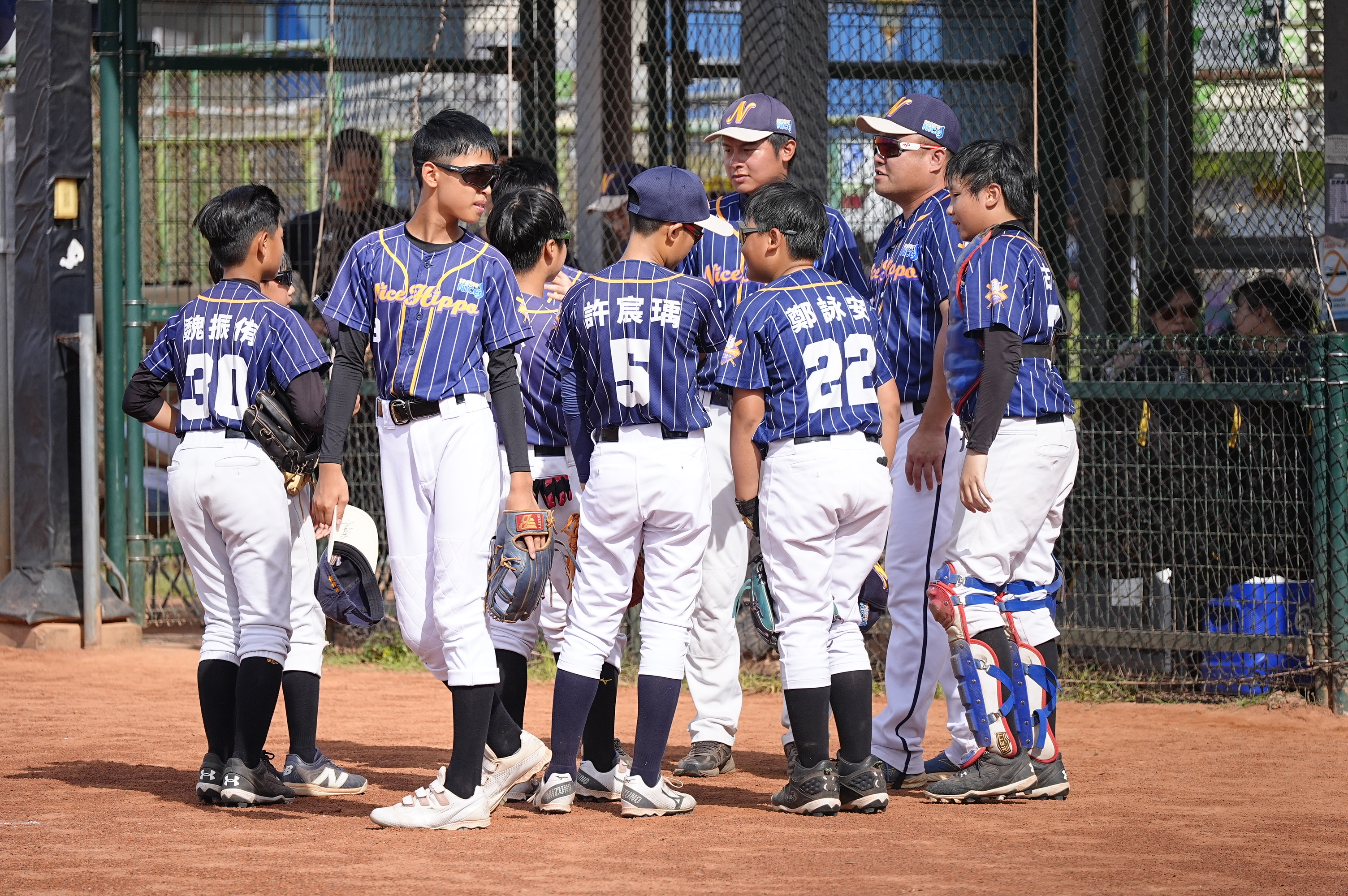 全國社區棒球賽》張瑋倫三分砲錦上添花   力量河馬紅火力全開3局扣倒鬥士家族