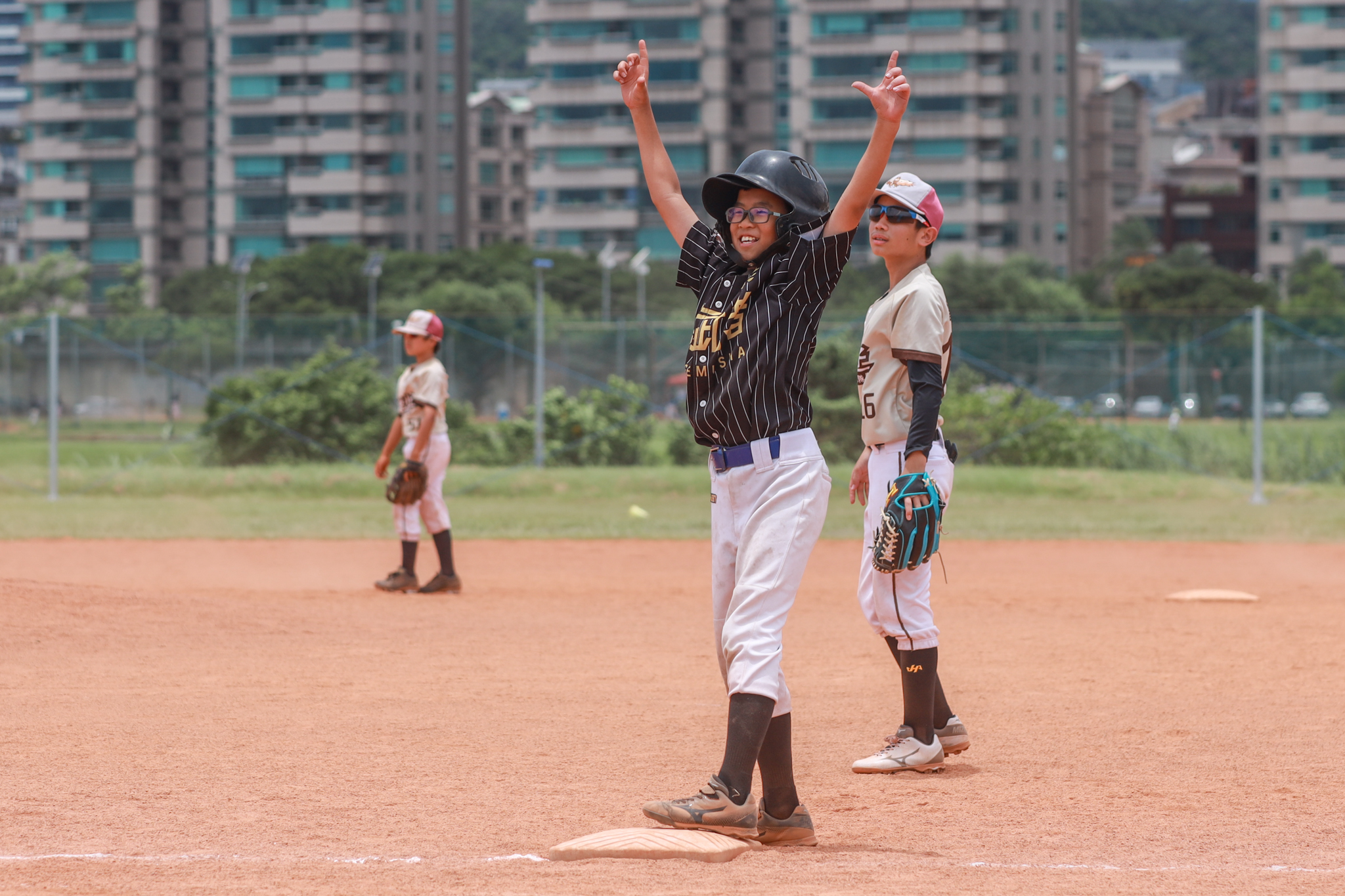 全國社區棒球賽》鷹速小子逆轉勝5：4擊敗影武者　影武者教練：學習經驗跟養分比晉級更珍貴