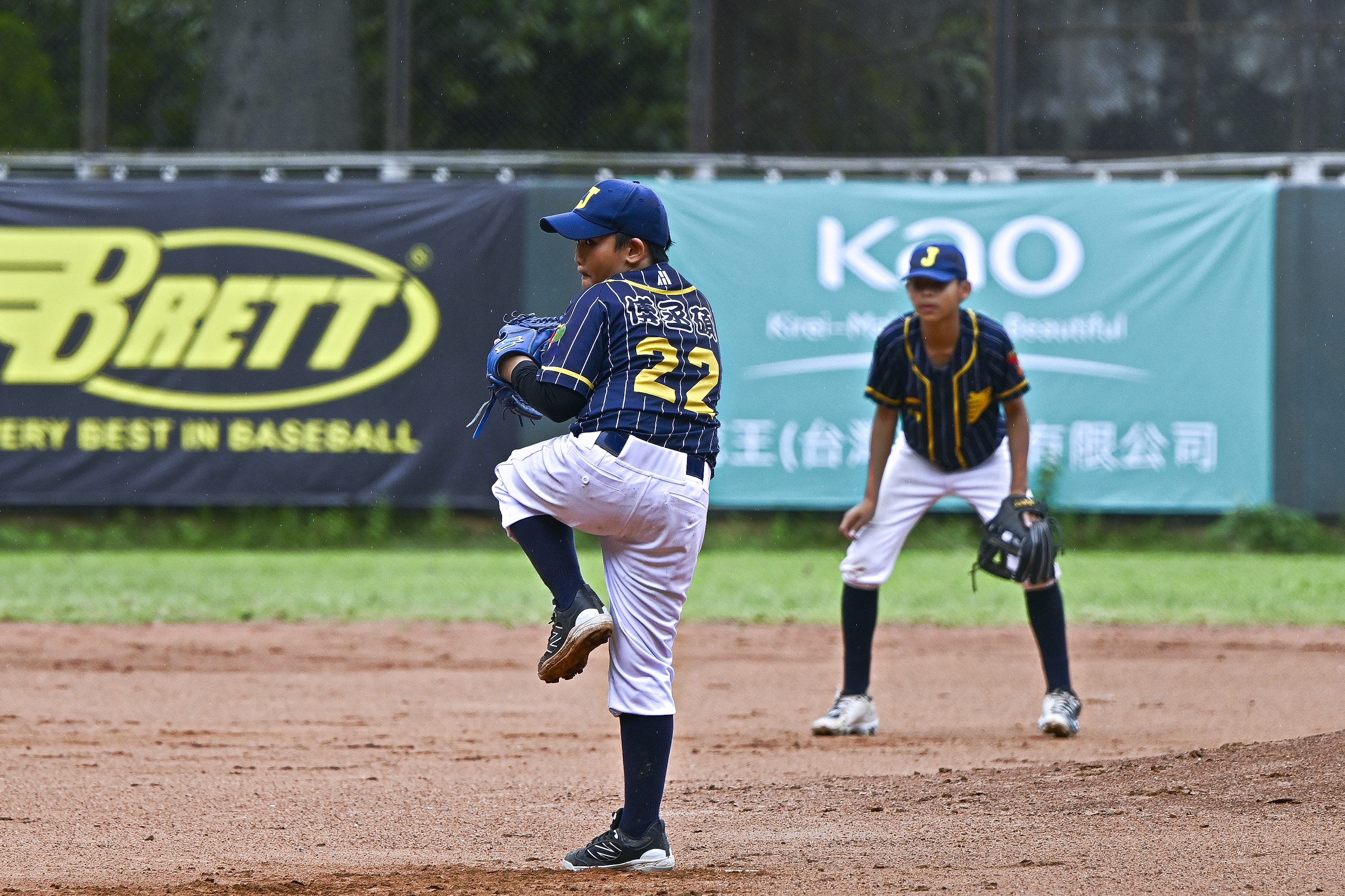 全國社區棒球賽》傅丞碩4局10K無安打！台中仁美10比0晉級　向上藍襪教練鼓勵：讓選手享受比賽氛圍