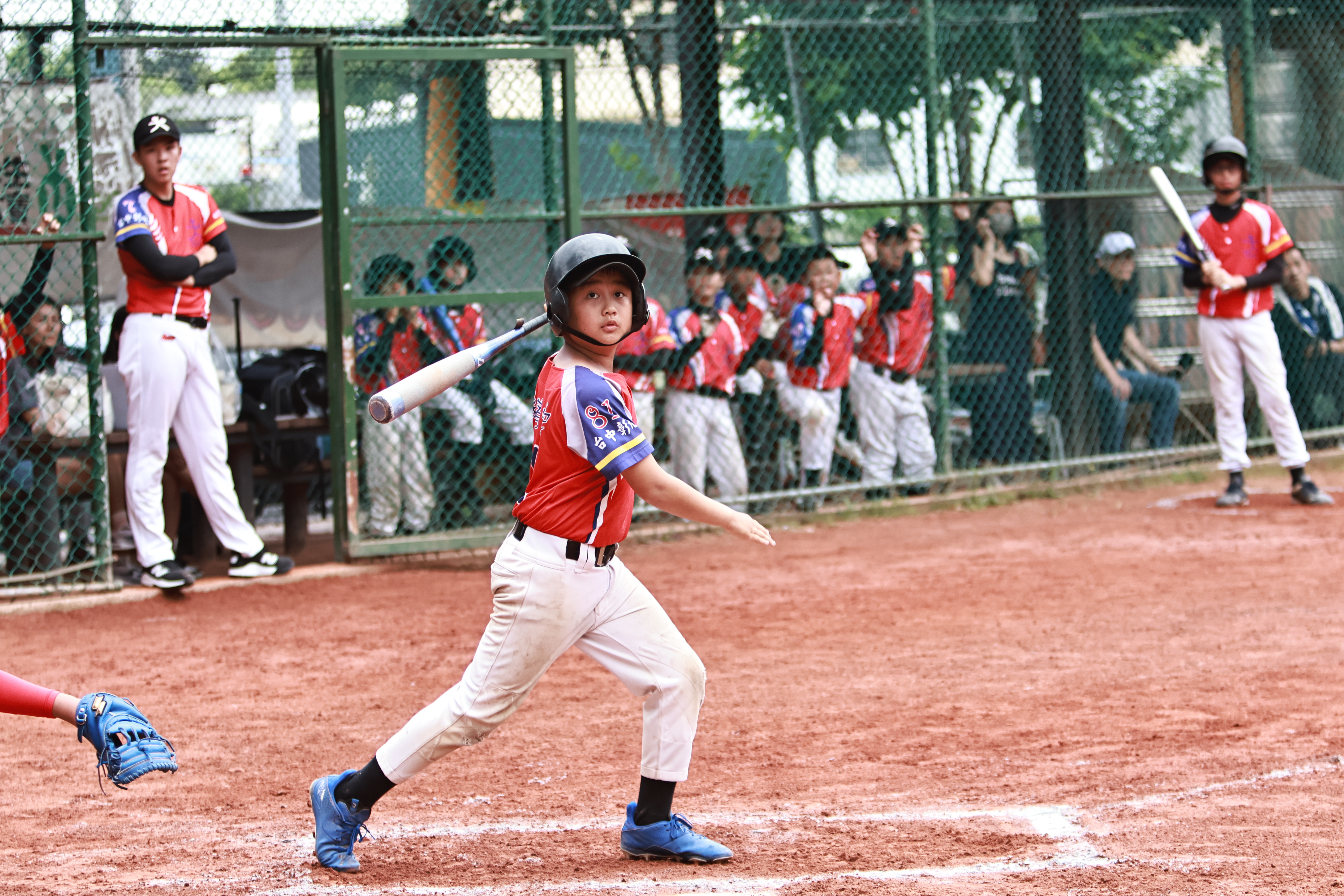 全國社區棒球賽》蘇宥安關鍵一擊助奪種子棒球學校勝　吳旭堯為畢業選手送上祝福