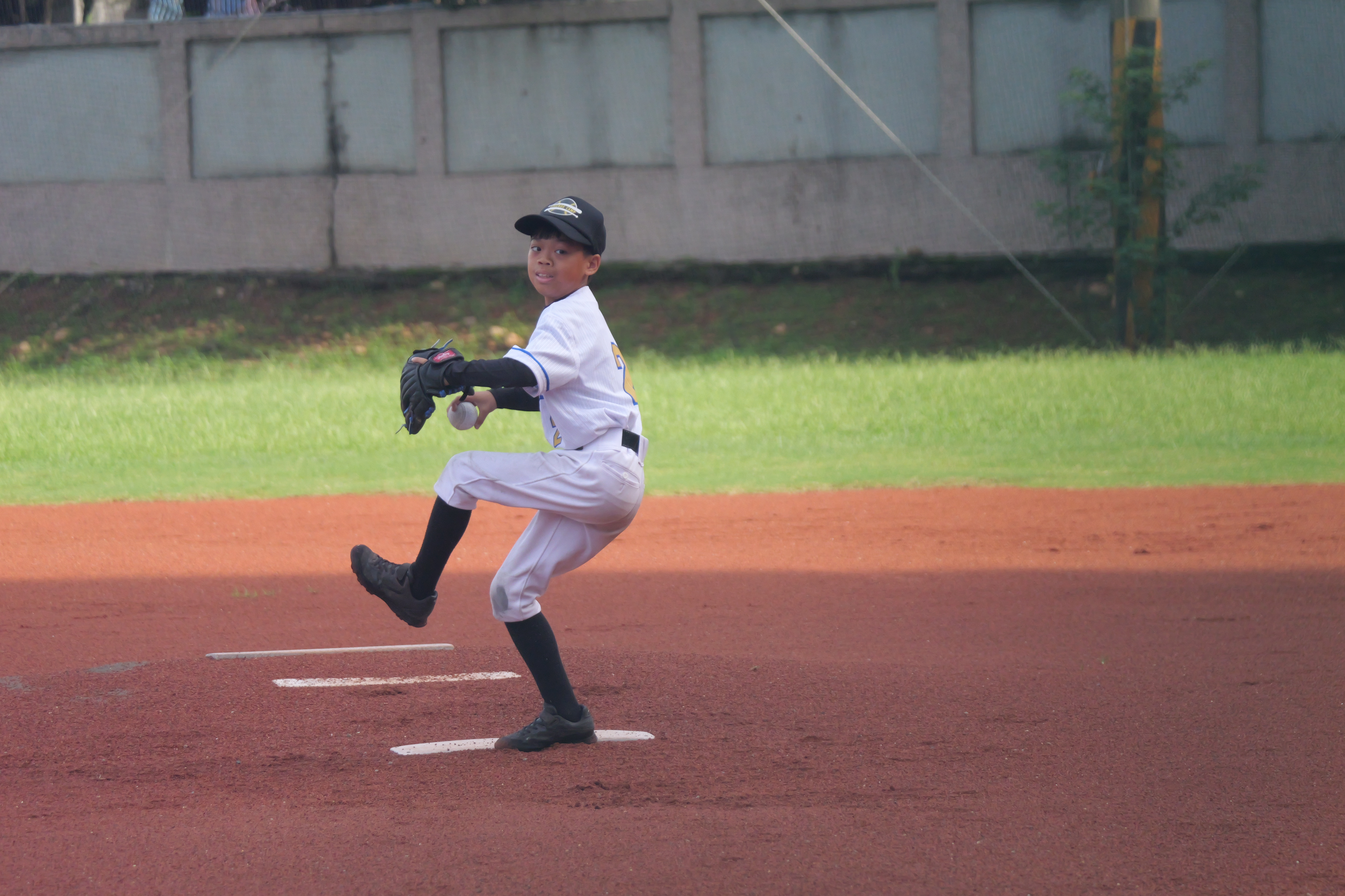 全國社區棒球賽》李堃弘拿勝投又敲再見安打　北勢雷爵白16比1大勝東海河馬紅隊