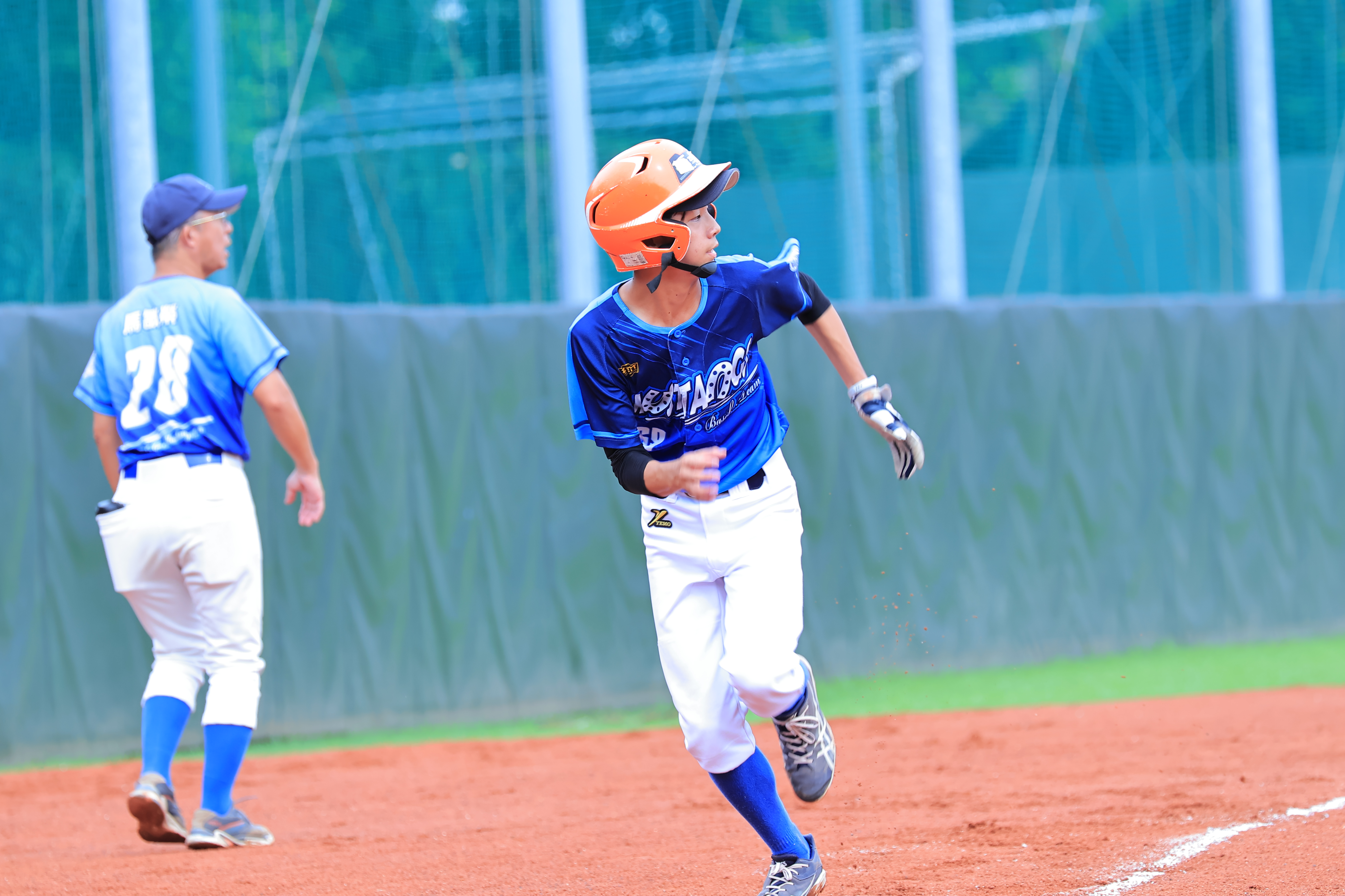 全國社區棒球賽》NBA港湖社區紅4投手聯手　封鎖小野馬打線取得勝利