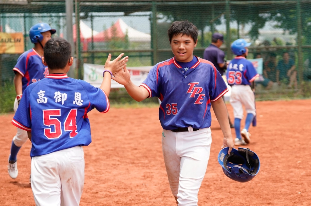 全國社區棒球賽》 林楚軒、郭定叡雙安！台北TPE前兩局海灌8分　擊敗海德社區