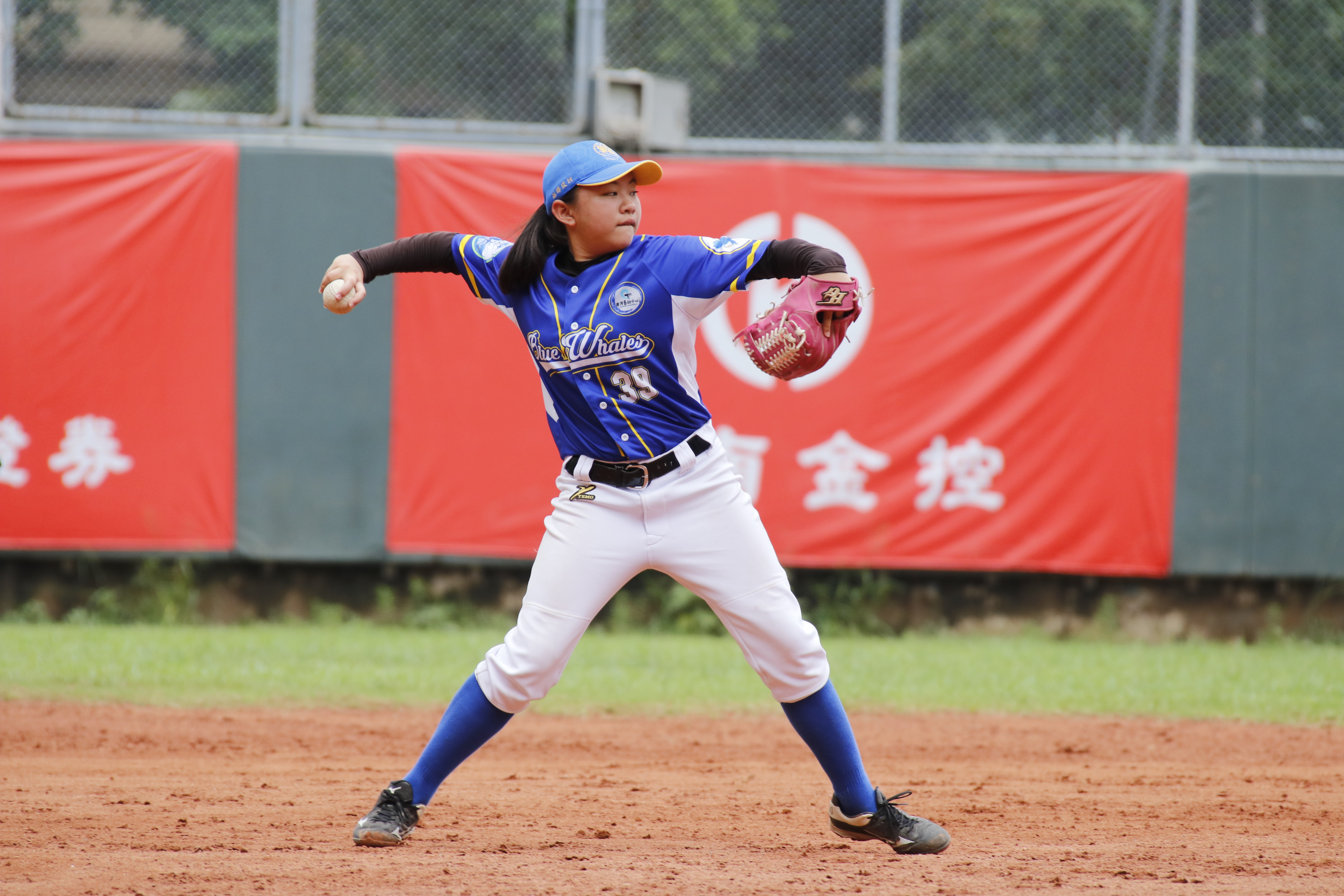 全國社區棒球賽》王牌投手羅羽彤關門成功　中興藍鯨奪首勝