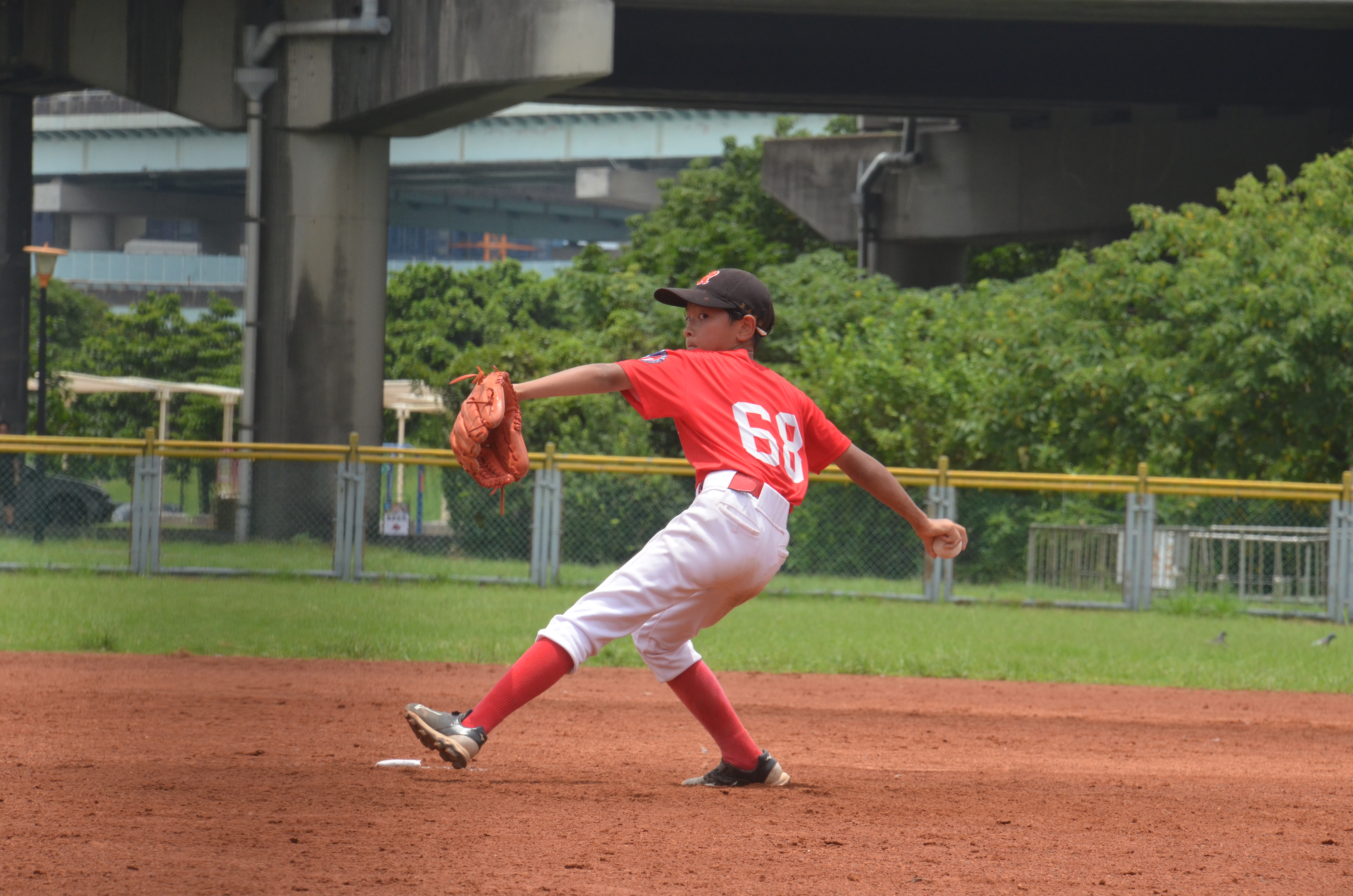 全國社區棒球賽》先發投手王禹翔五局完封！中大紅襪TB10以7:0完封親子勇士　晉級賽戰成1:1平手 