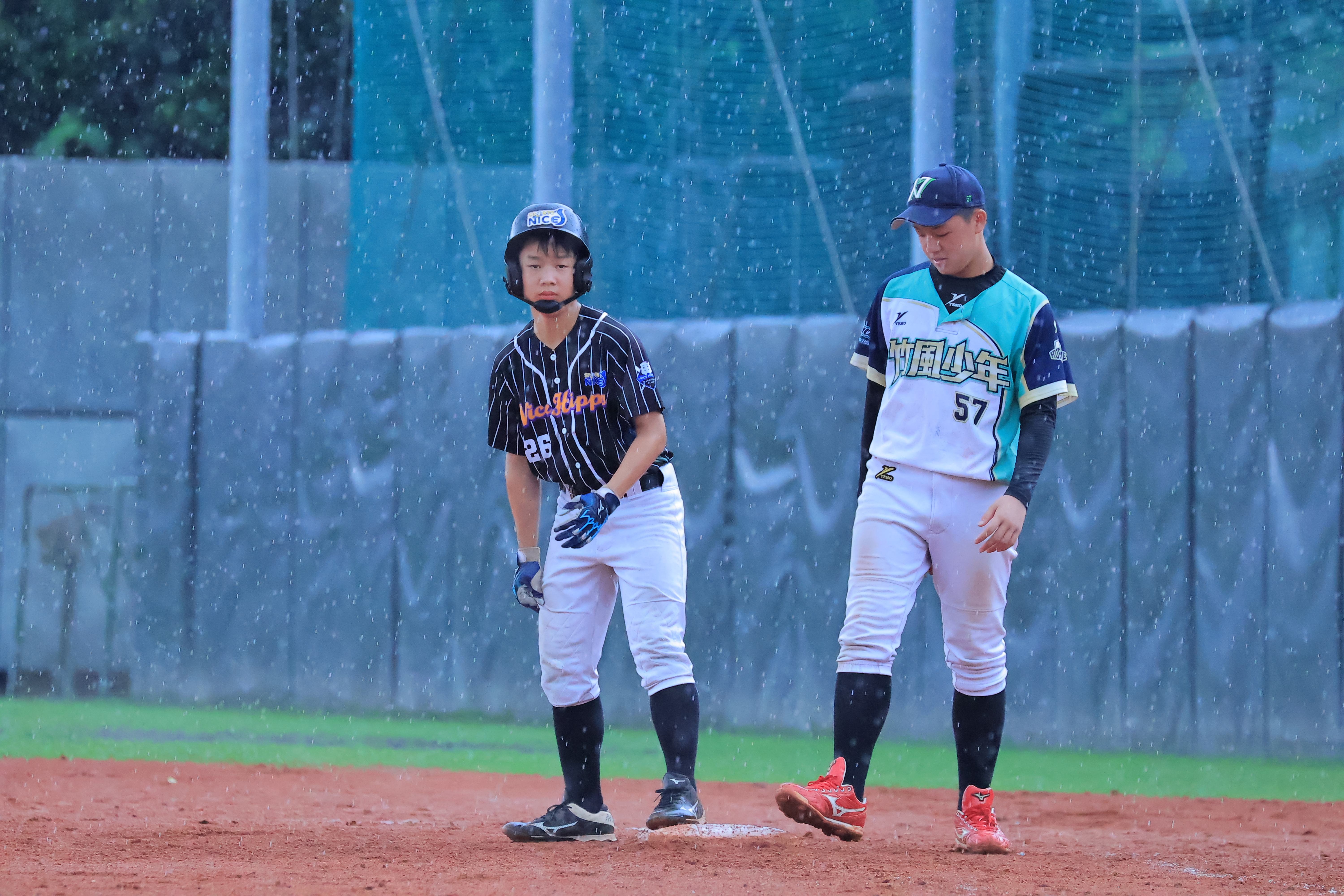 全國社區棒球賽》雨神同行！　新竹竹風少年因雨裁定5比1擊敗力量河馬而晉級