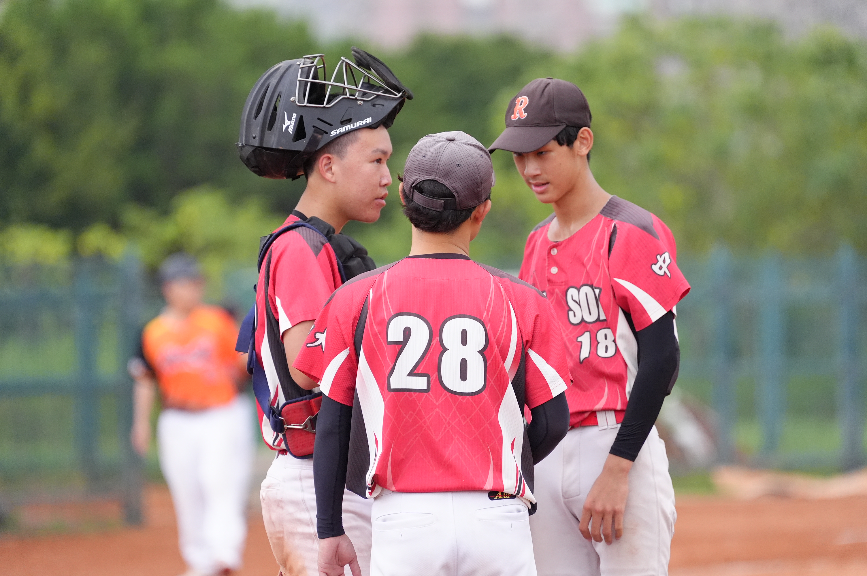 全國社區棒球賽》守住最後得點圈危機！兩任投手帶領中大紅襪4比1擊退上智翔鷹　搶下晉級賽門票