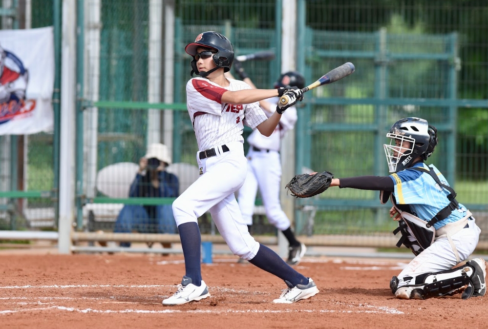 全國社區棒球賽》火焰勇士火力兇猛！三局攻下17分　17:2擊敗小隼鷹