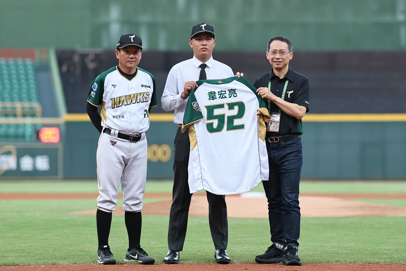 台鋼雄鷹》正式公布選秀狀元簽約金　韋宏亮希望下半季能一軍登板