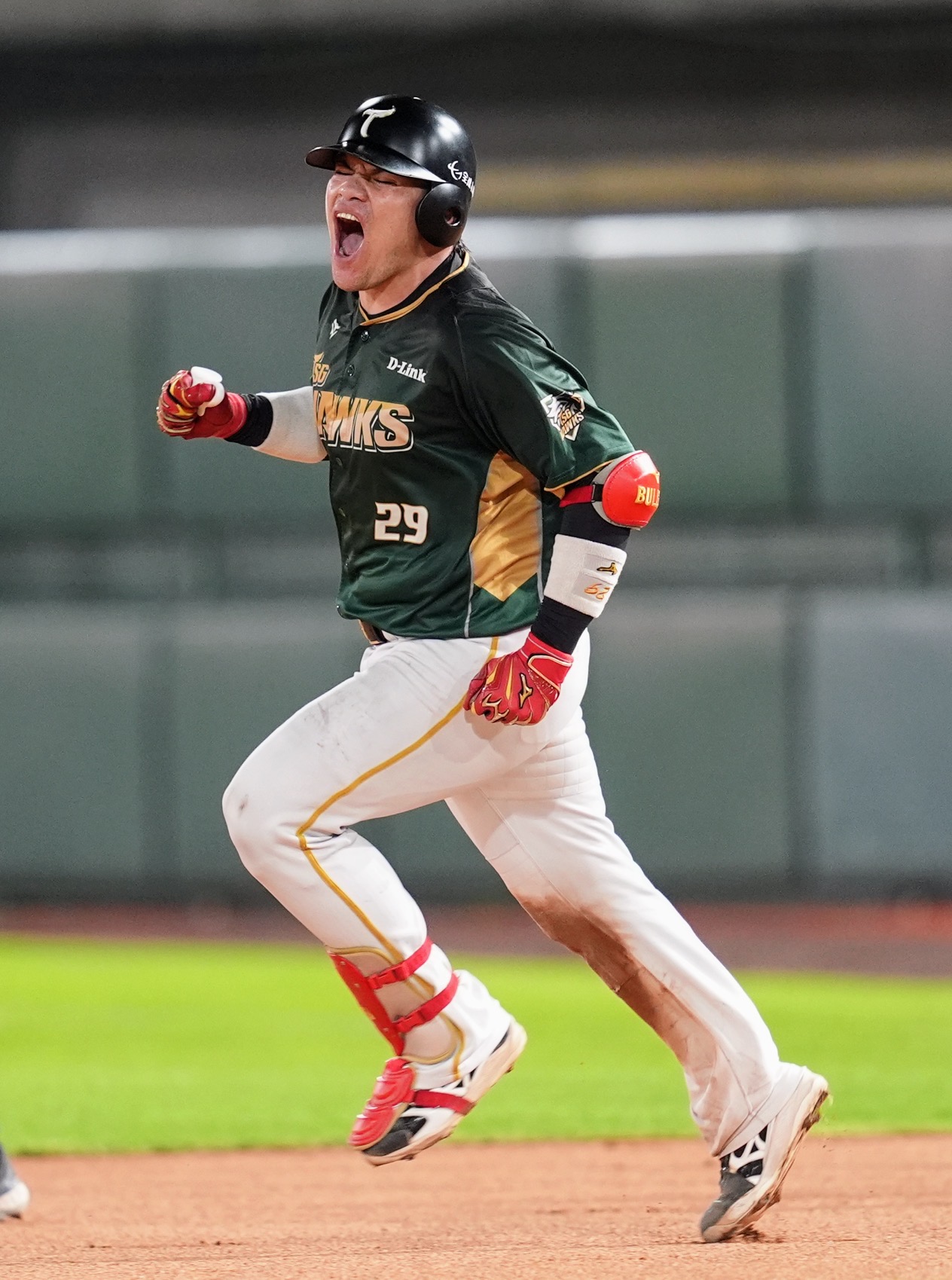 中職》張肇元開轟加吳念庭敲致勝安打！　台鋼雄鷹延長險勝樂天桃猿