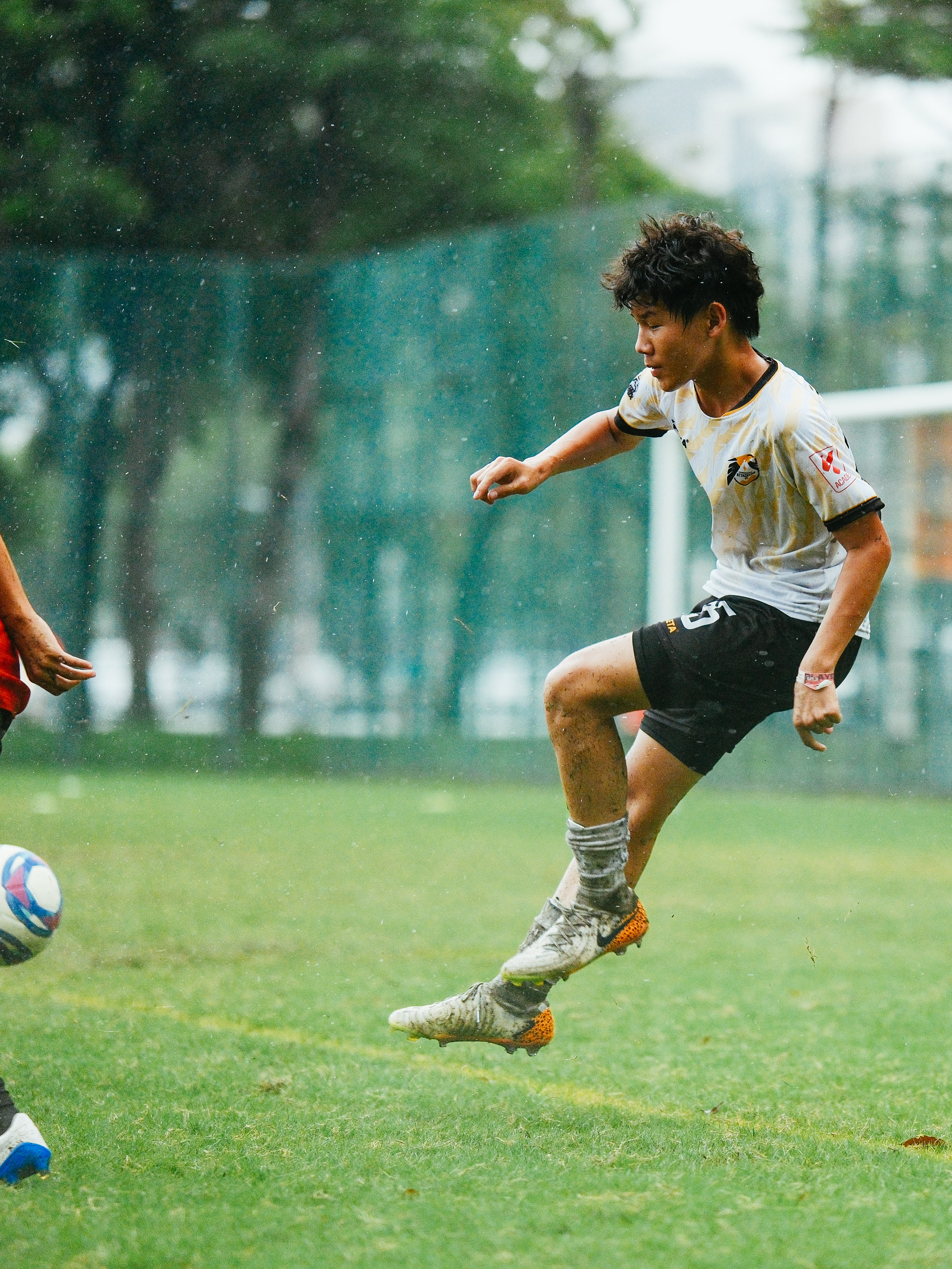 足球》Kaohsiung Attackers展現氣勢！　雨天戰勝足翼運動管理行銷