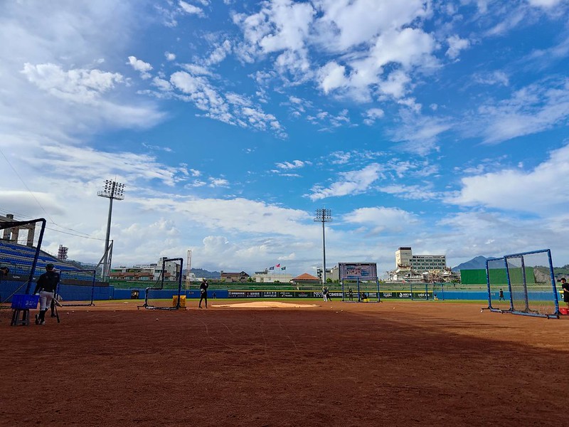 台鋼雄鷹》全季戰績領先第4名2場勝差　洪一中：還有40幾場