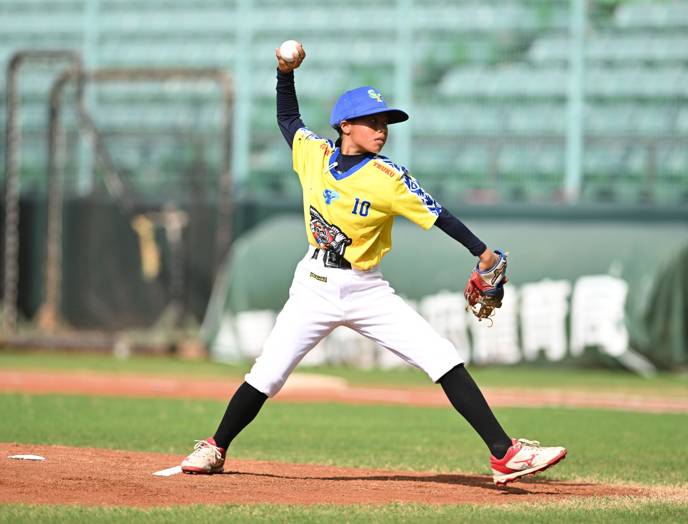 全國社區棒球賽》徐紜柔4局無安打狂飆10K　U12女棒花蓮水源靈猴6比1擊敗魔法師