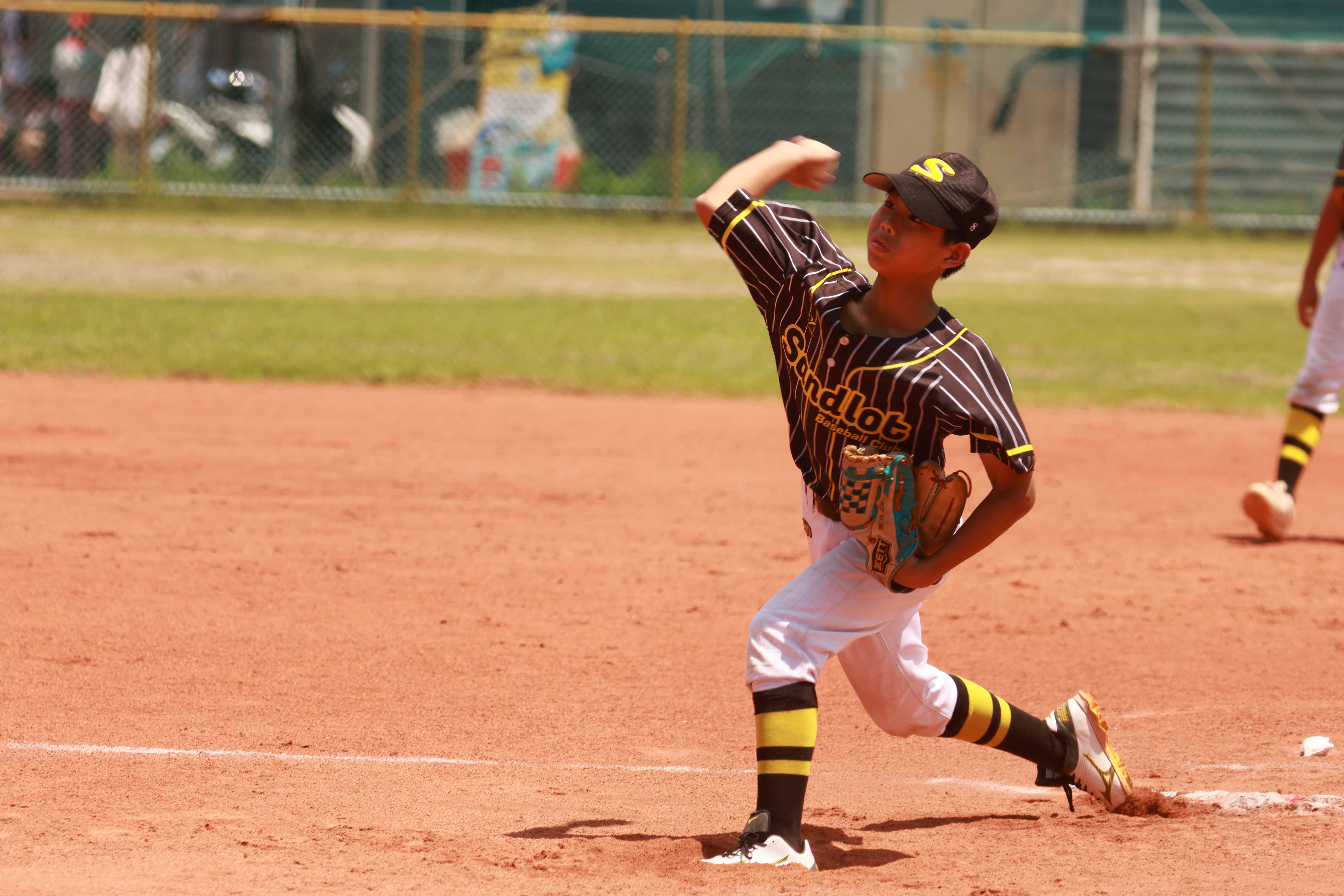 全國社區棒球賽》劉明軒開賽連續解決15人次　盛樂地大黃蜂8:0螫台中仁美　分組第一晉級8強
