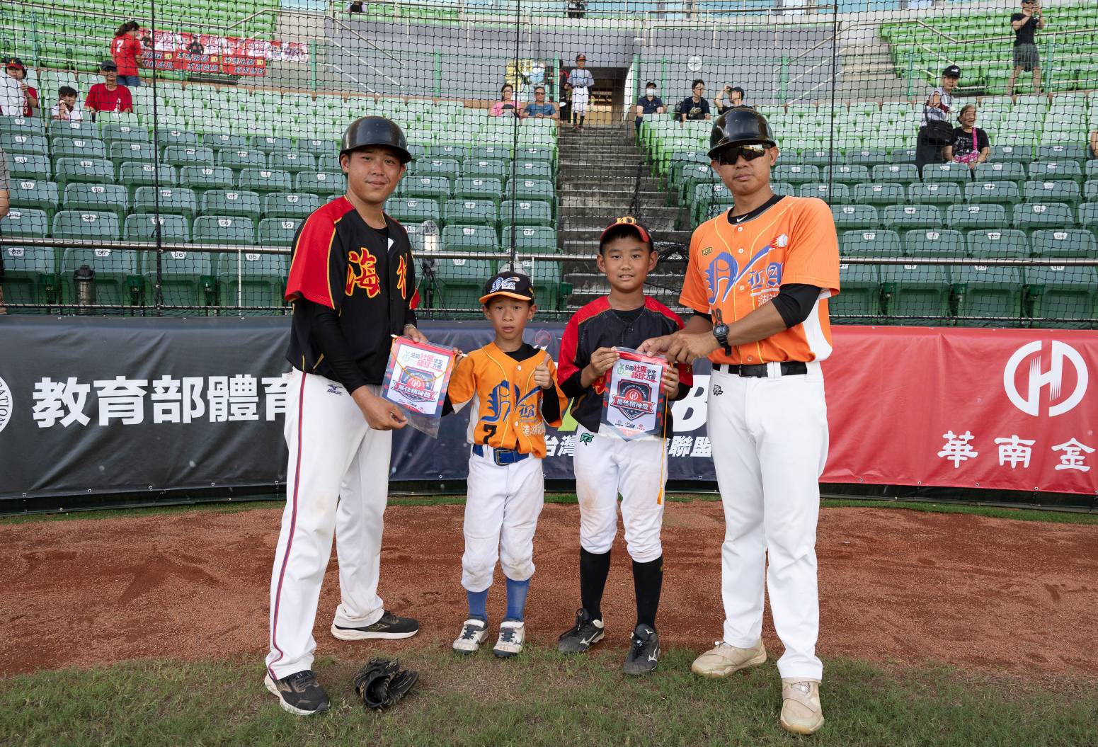 全國社區棒球賽》關鍵換投！陳威劭守住失分危機　NBA港湖紅確定晉級下一輪